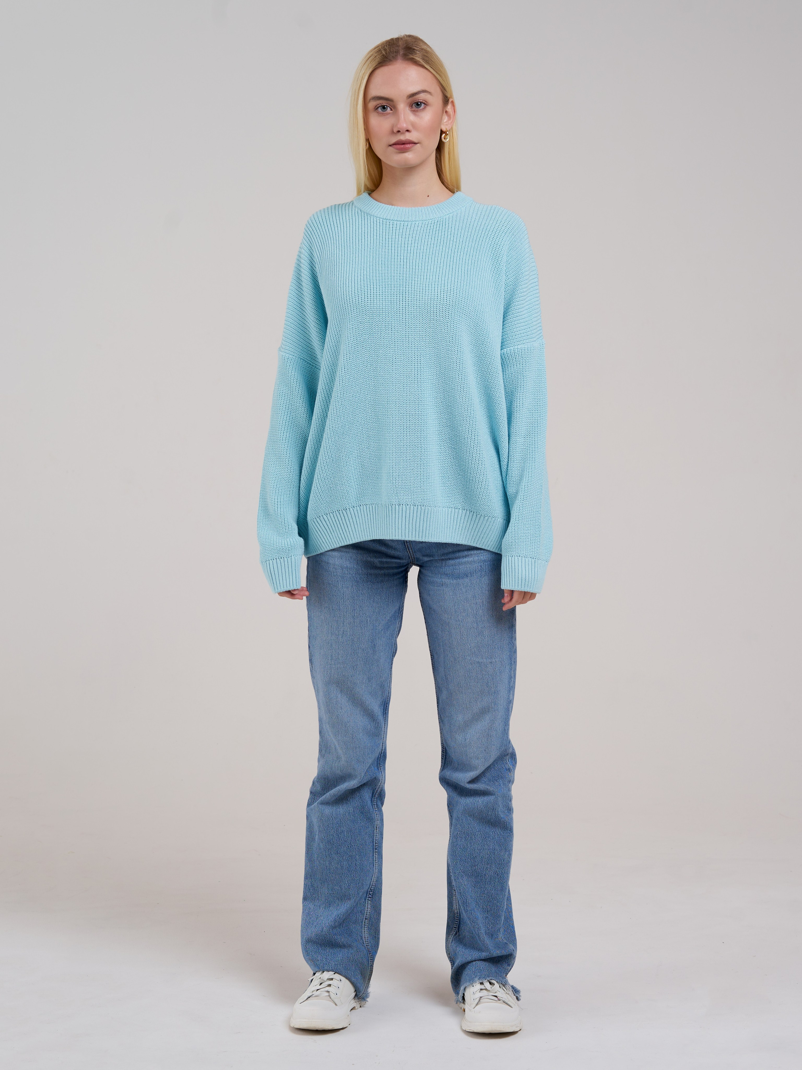 Съемка для рекламы одежды на маркетплейсах. Фотограф Екатеринбург Кокшарова Александра