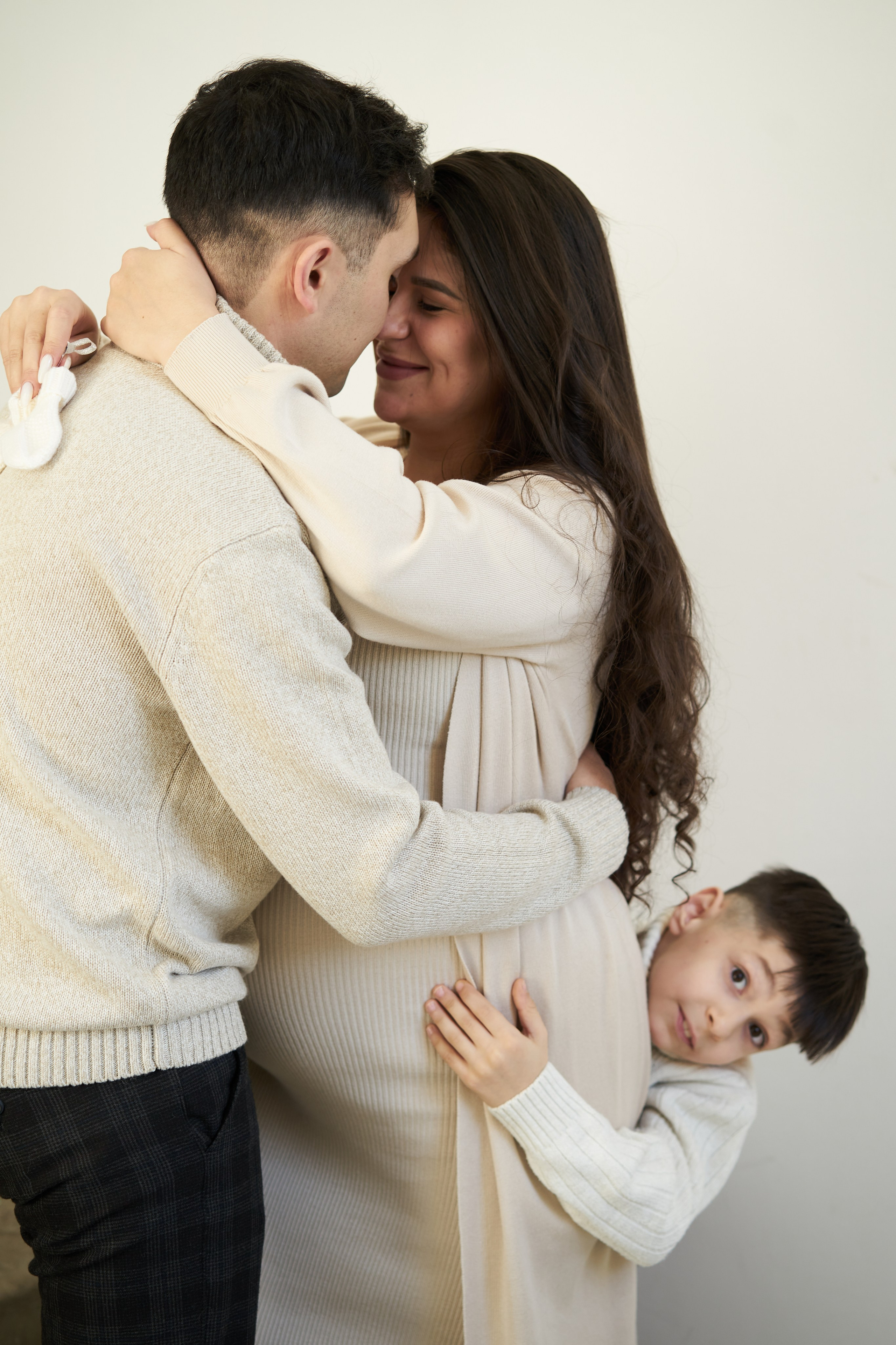 Семейная фотосессия в студии. Фотограф Екатеринбург Кокшарова Александра