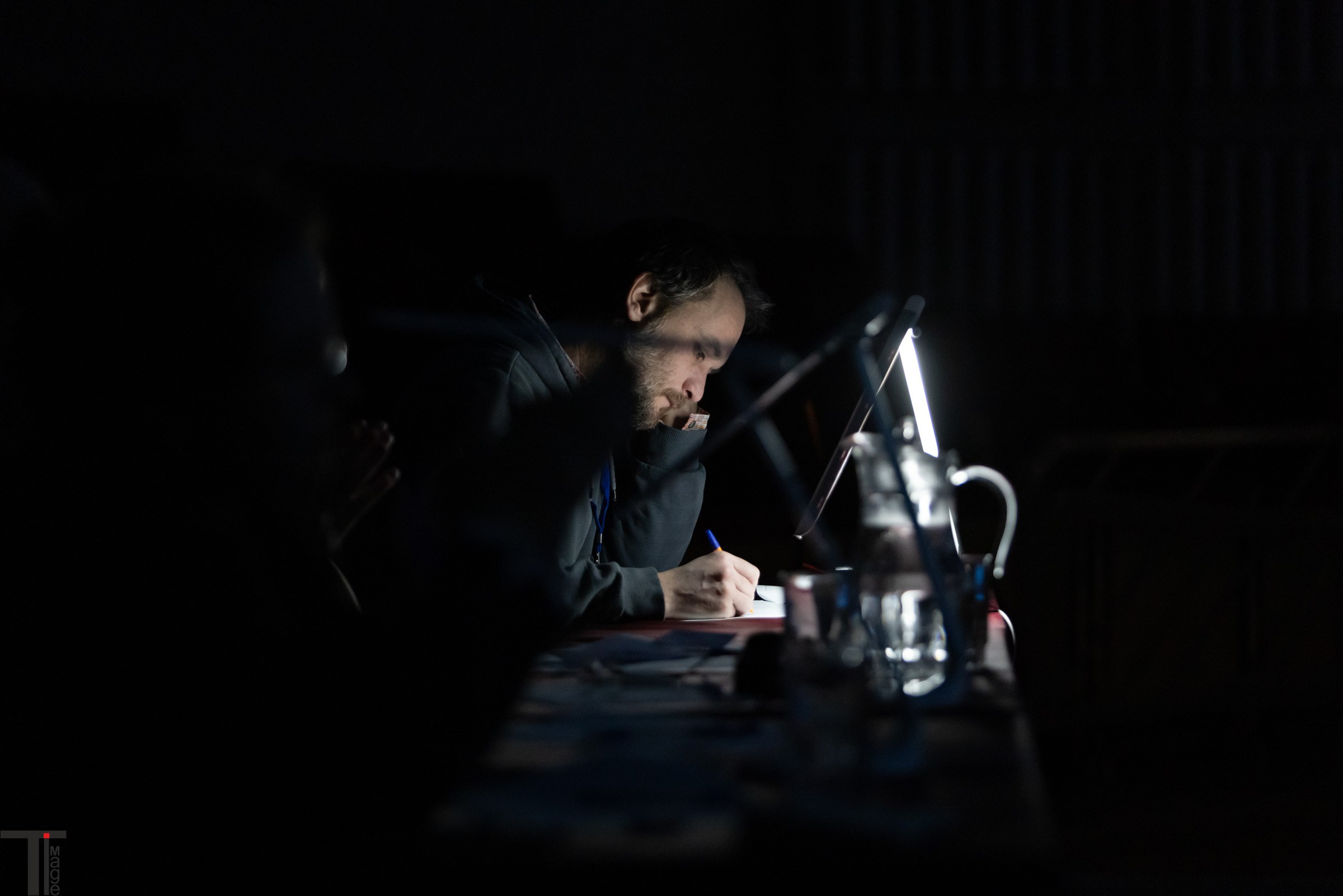 Театральная Вятка 2025. Имидж Технологии — репортажная фотография в Кирове Кировской области. Производство сувенирных магнитов, заливных этикеток и значков