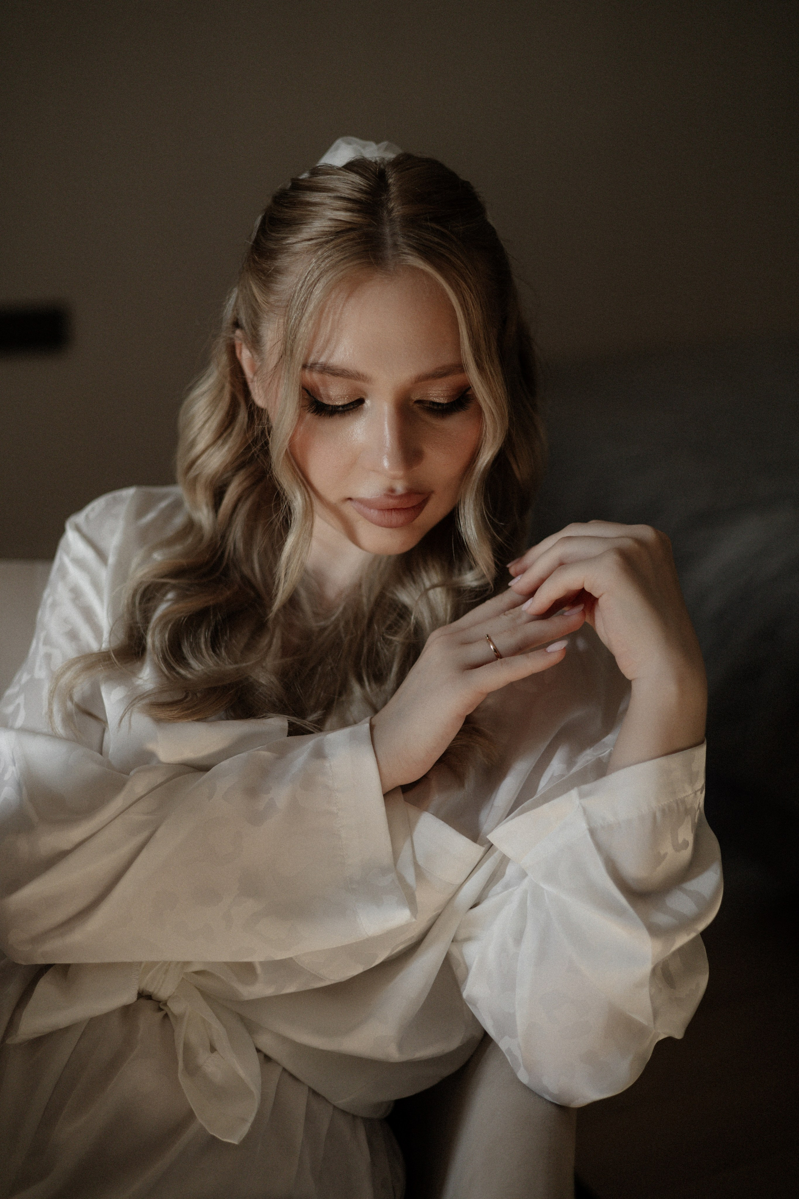 Арина и Дима. Сборы, роспись и прогулка. Свадебный и портретный фотограф в Москве Анастасия Масюк