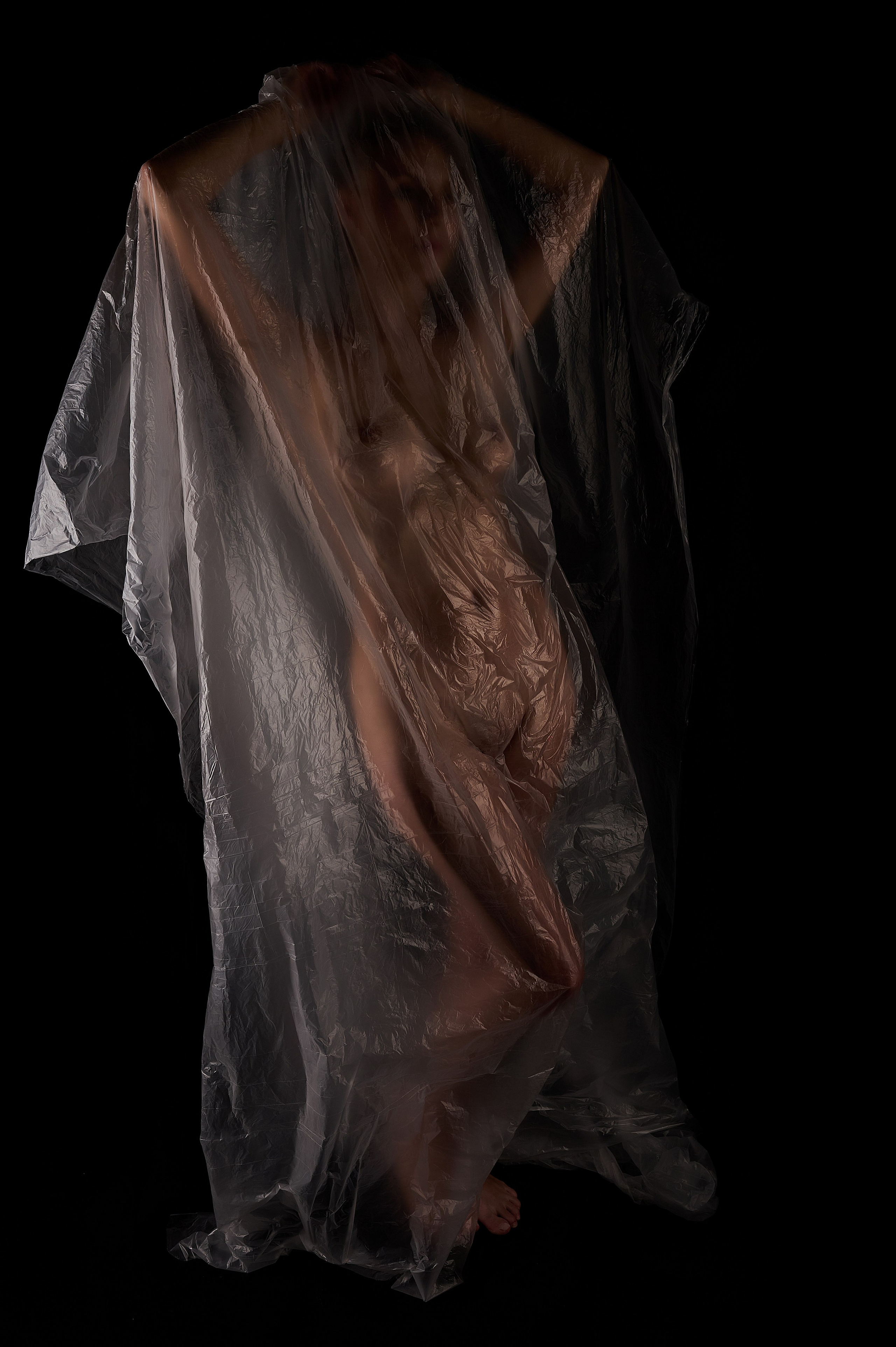 Линии тела в контровых лучах света. Портретный фотограф в Краснодаре Евгений Карпов