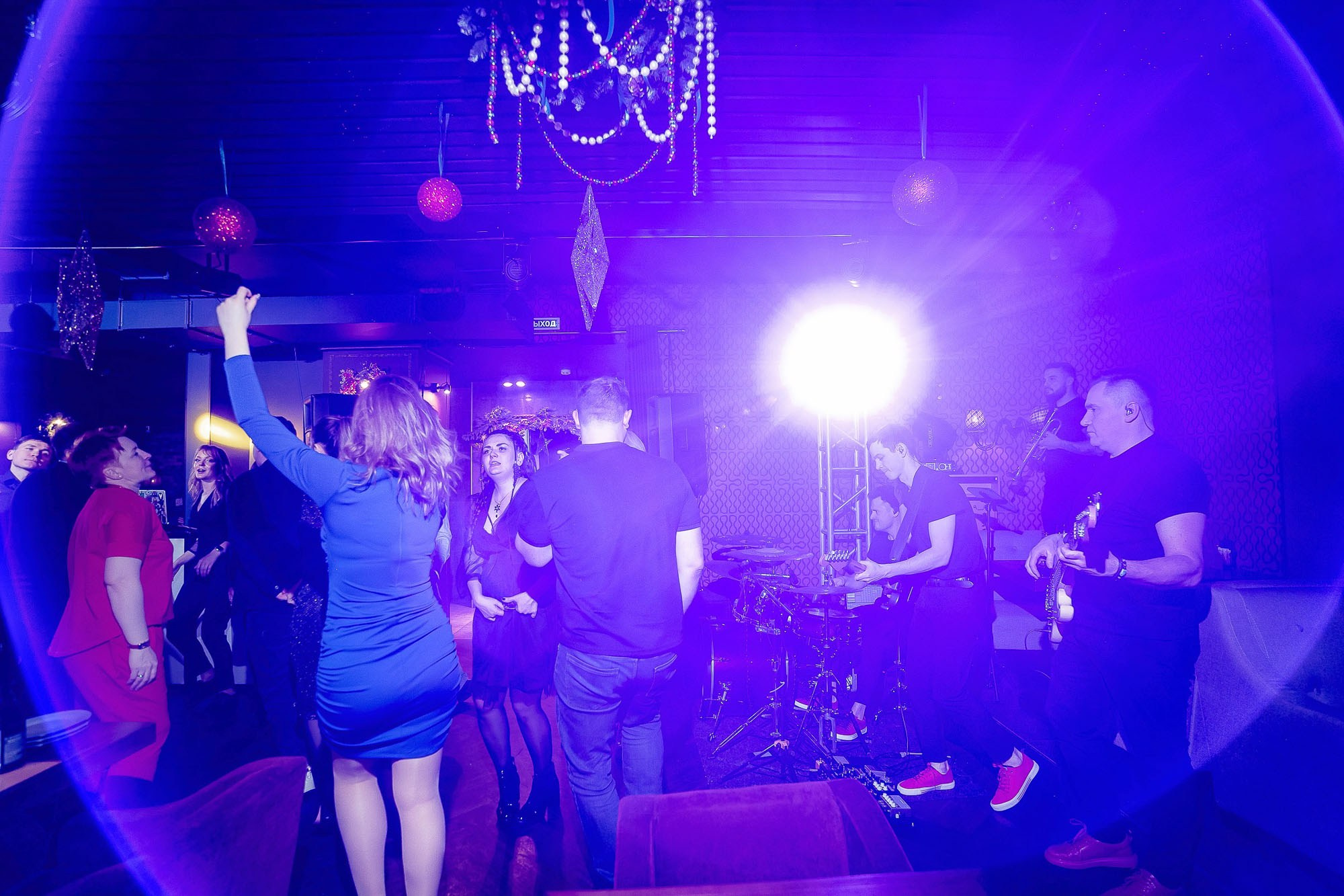 Новый год 2024 в Peoples. Сергей Кошкин. Репортажная и ивент-фотография в Сургуте