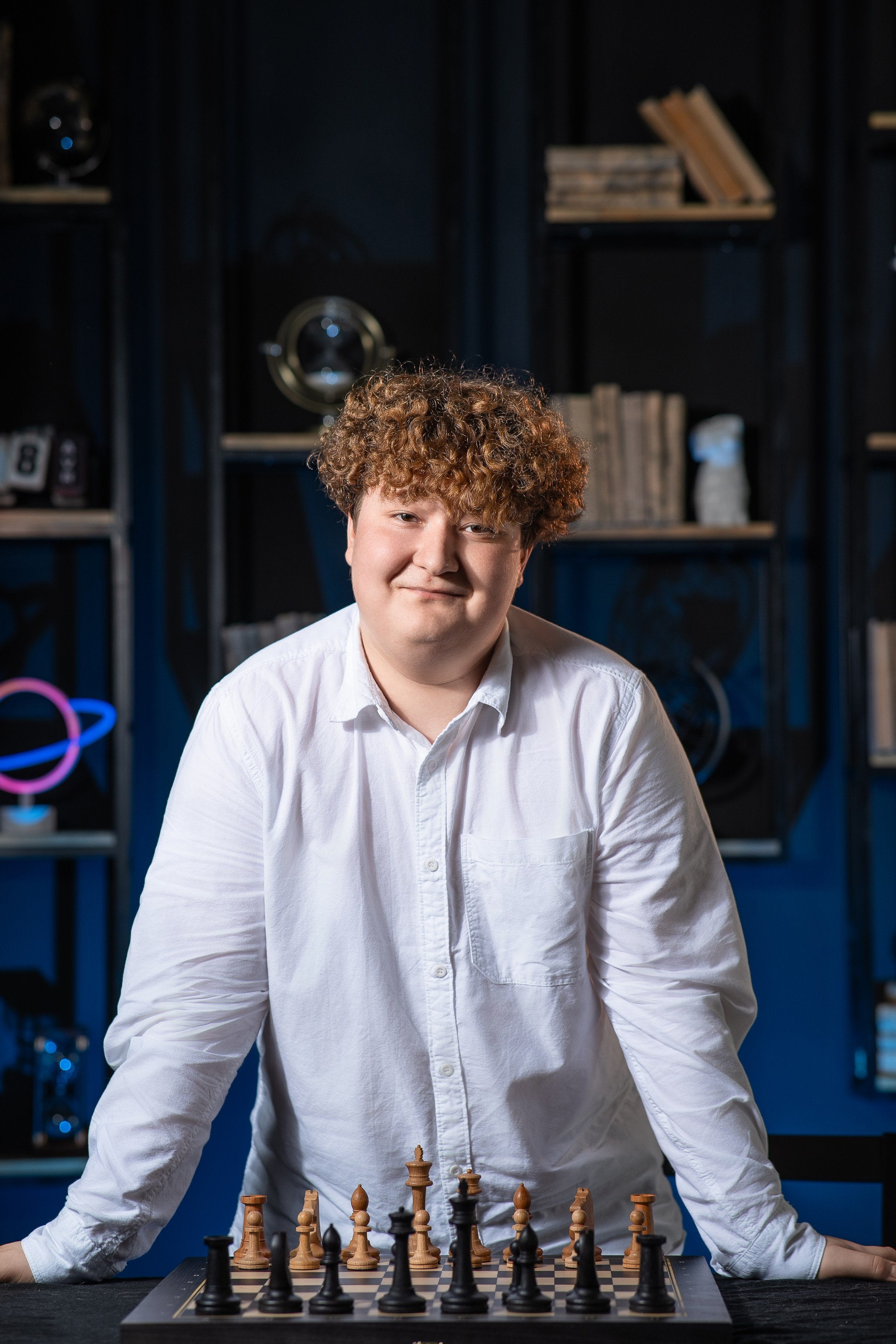 Выпускная фотосессия в фотостудии. Выпускные альбомы Нижнекамск Набережные Челны Фотостудия Небо