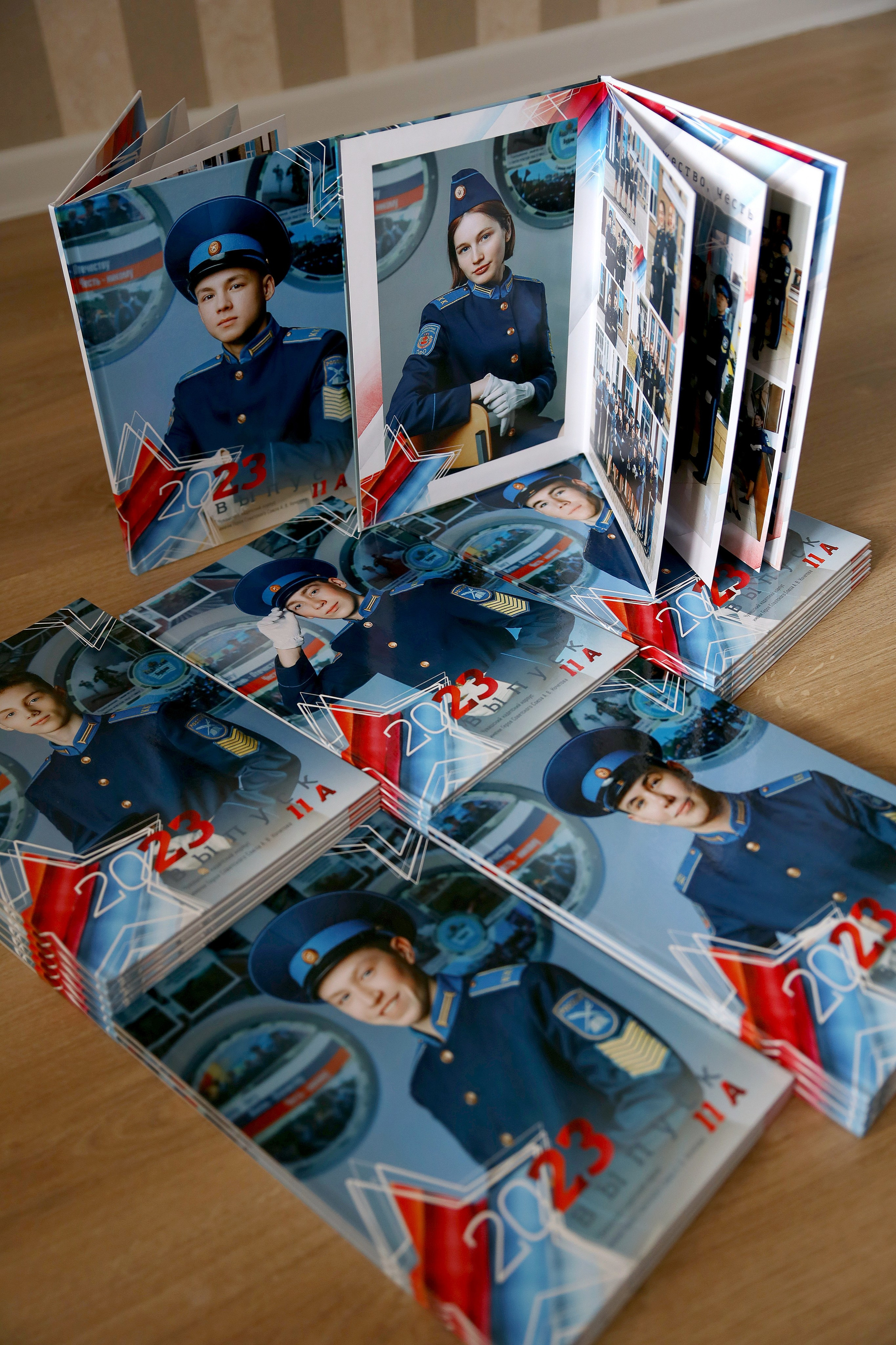 Альбом для старшей школы «Книга» с плотными страницами. Главная