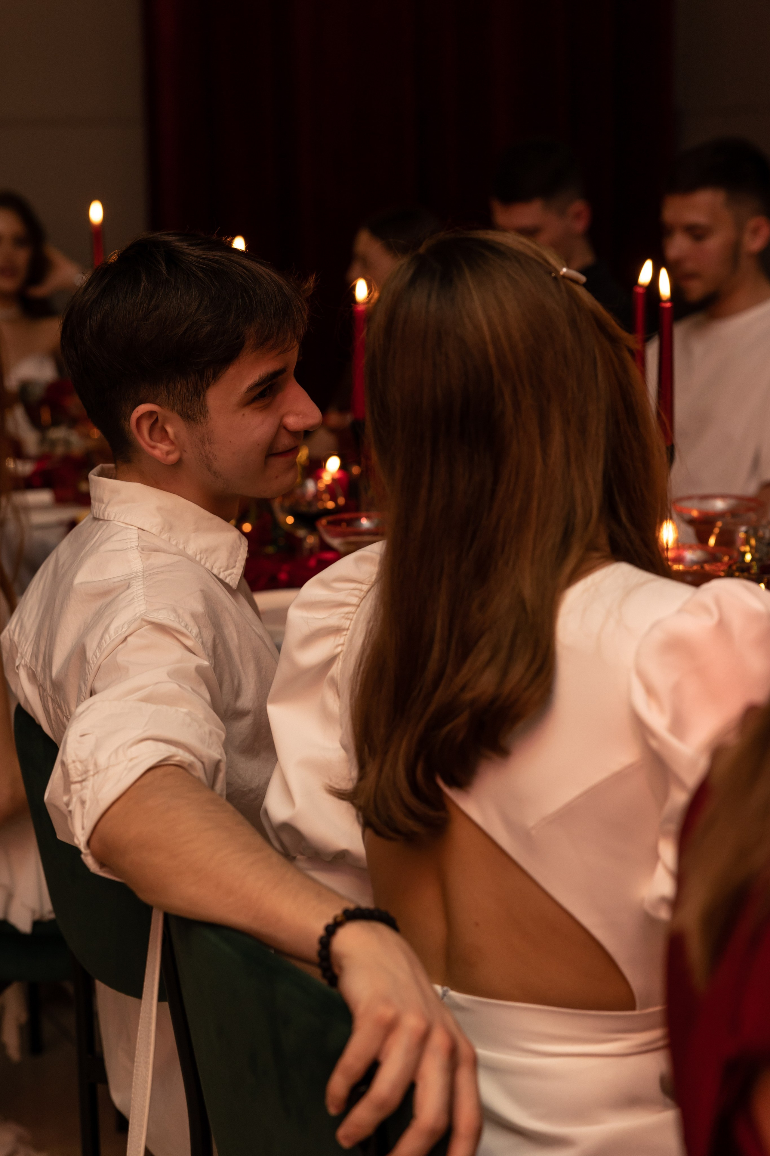 День рождение Марии, иммерсивный ужин. Семейный и женский фотограф, стильный репортаж в г. Новосибирск