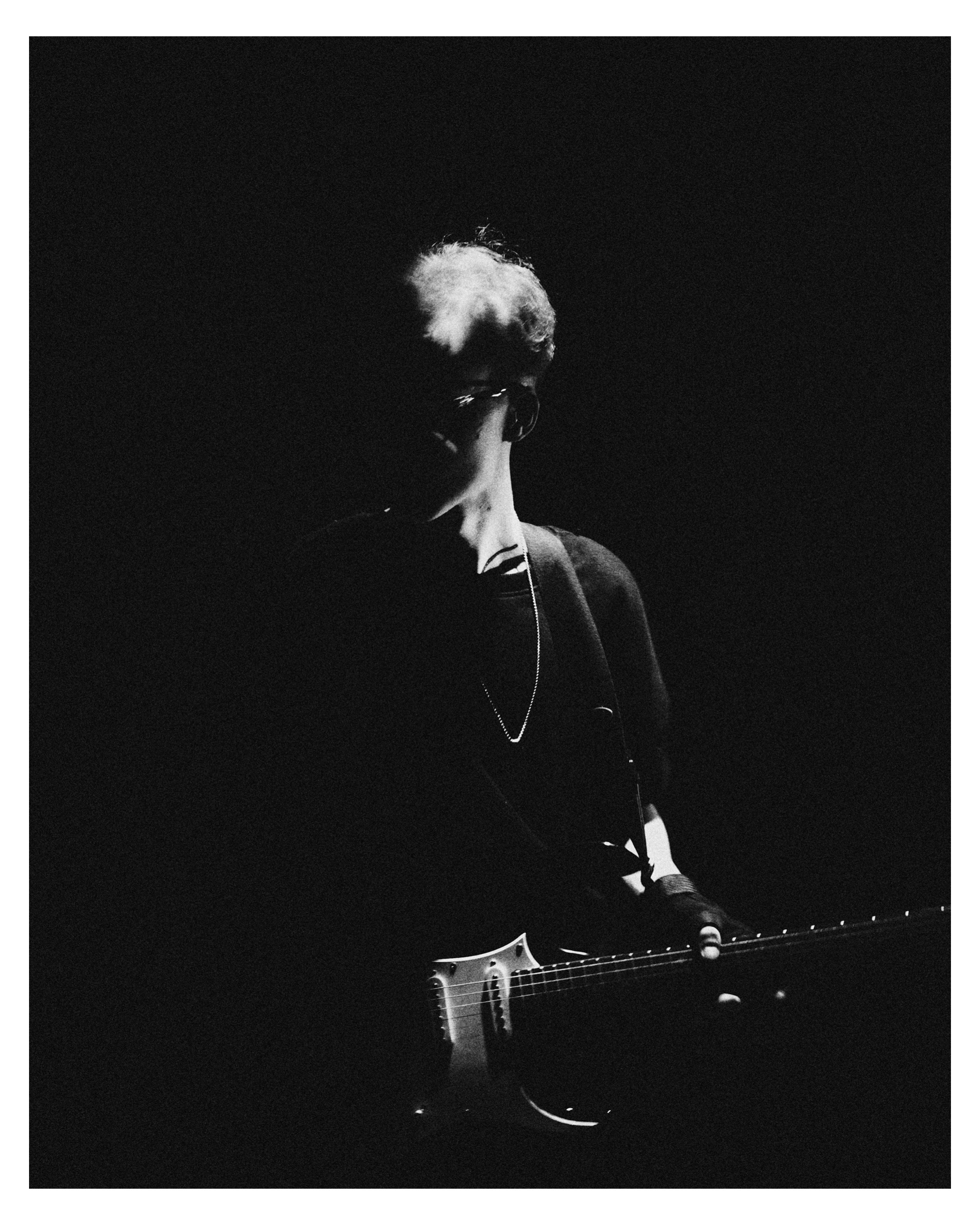 Сьемка на обложку музыкального альбома. Фэшн-фотография и портреты в Владивостоке. Превращаю съёмку в повествование — создаю образы с сюжетом, которые остаются в памяти