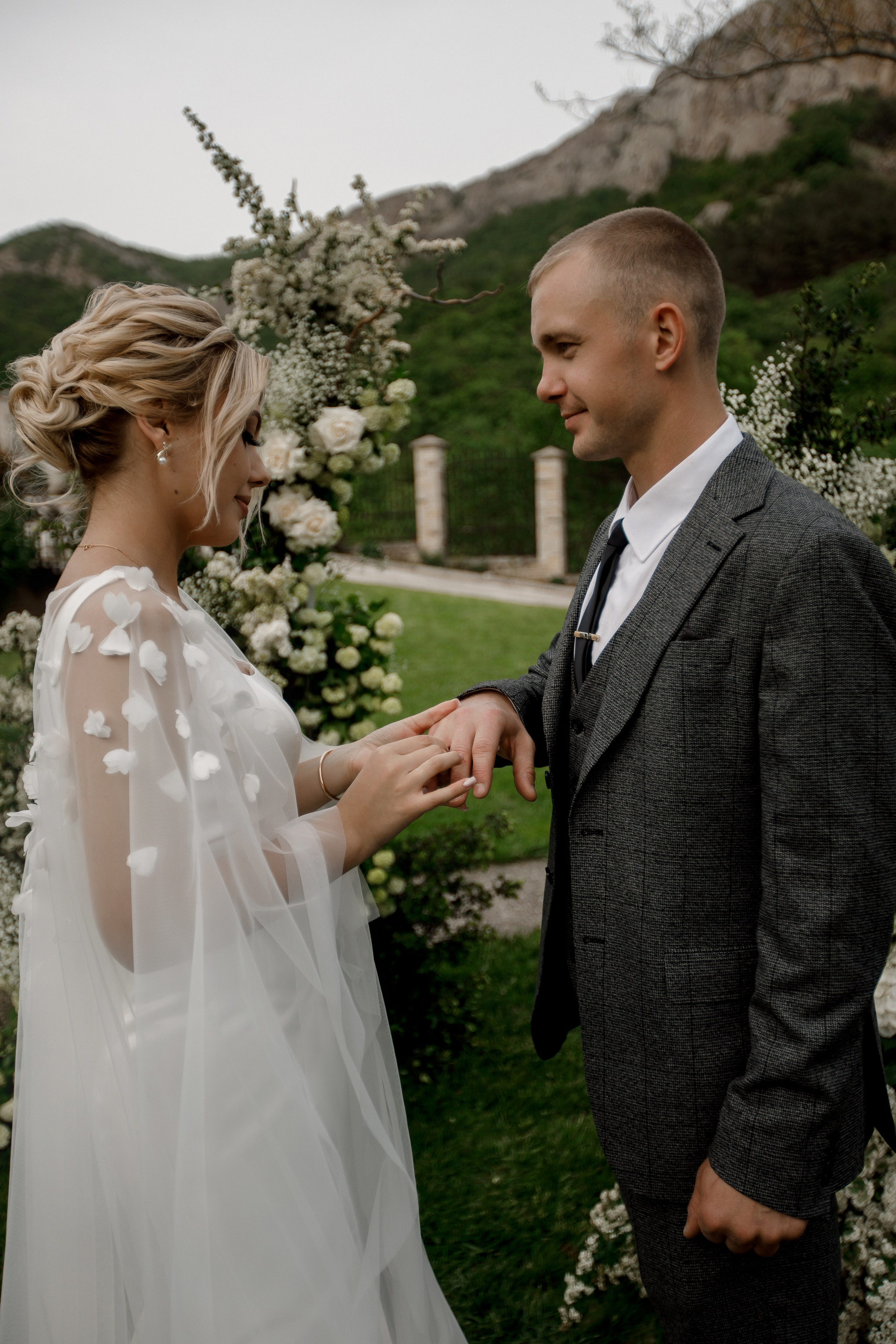 Денис и Алина. Белый замок. Фотограф Анна Лейман. Севастополь