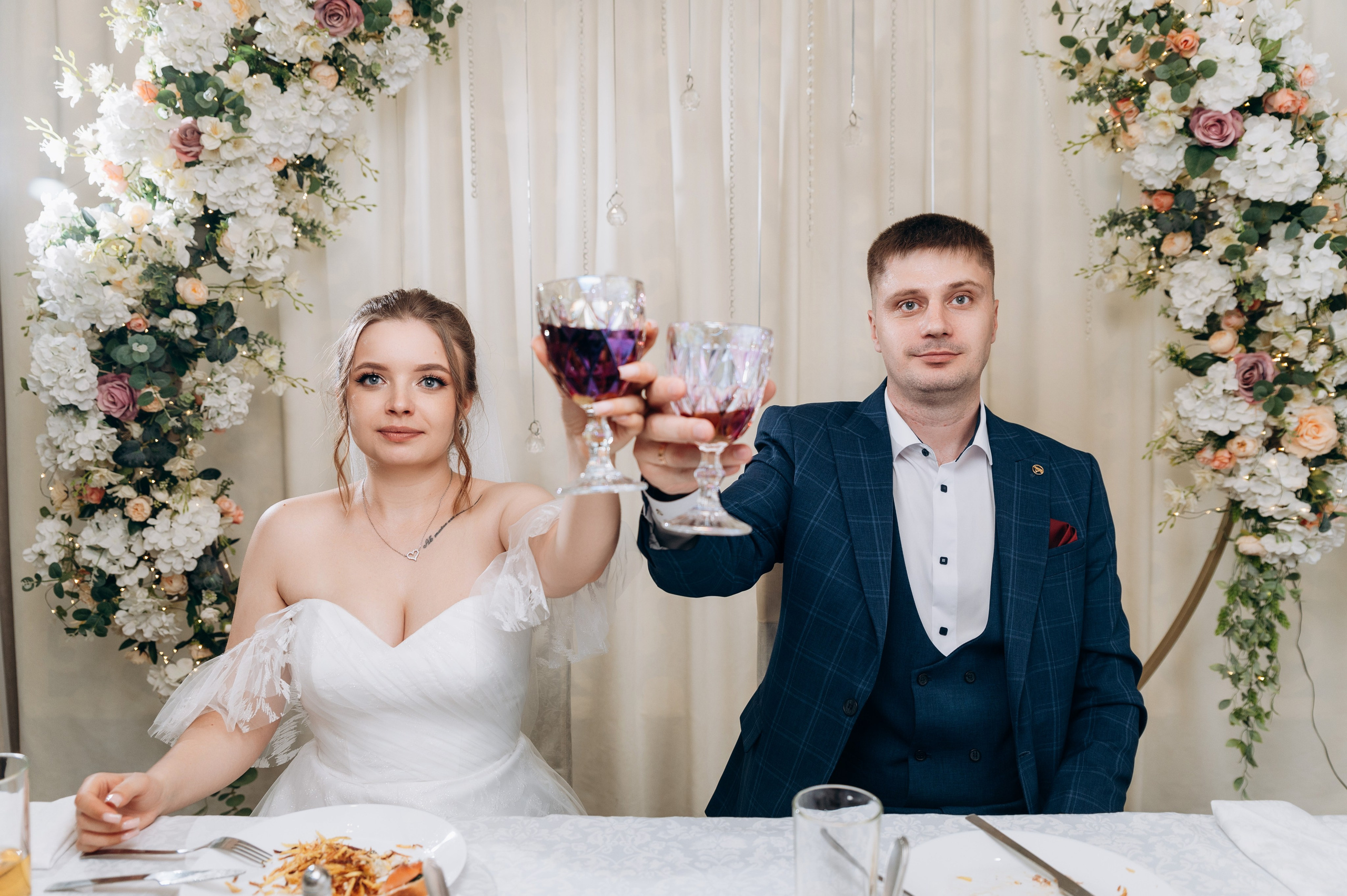 Прогулка, регистрация, банкет. Фотограф в Новосибирске