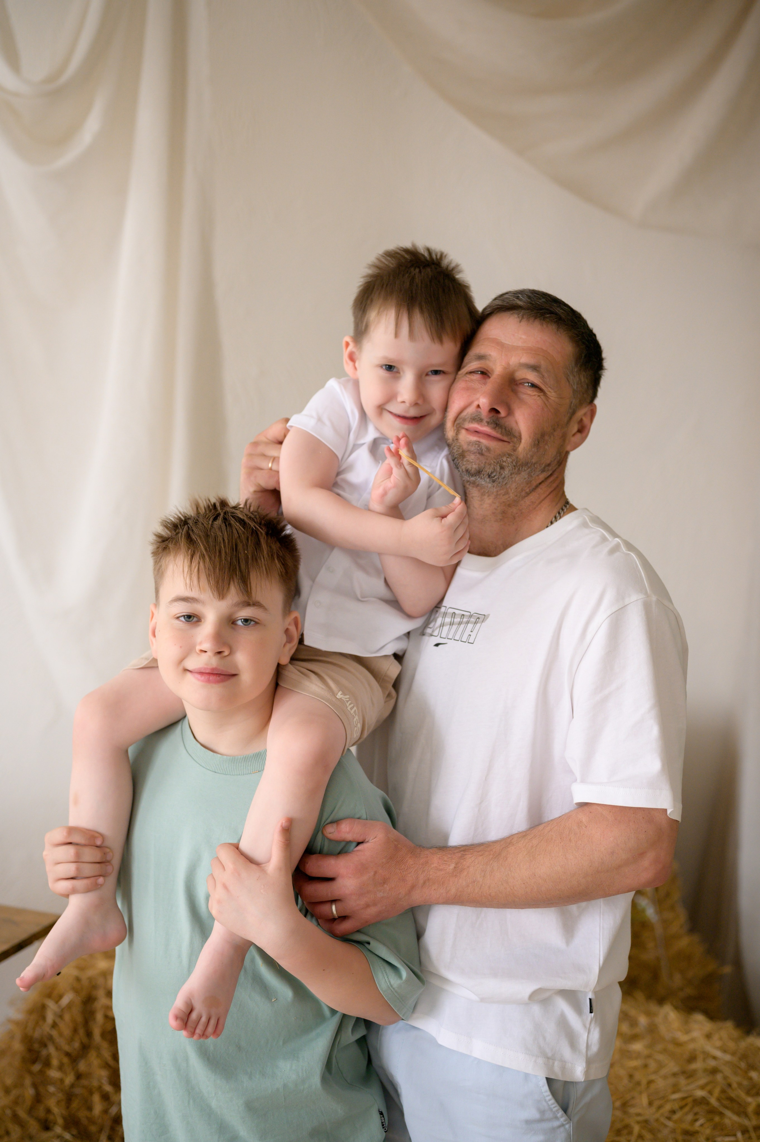 Фотостудия «Рояль» зал «Графика». Фотограф новорожденных, семейный детский в Тюмени Татьяна Морозова