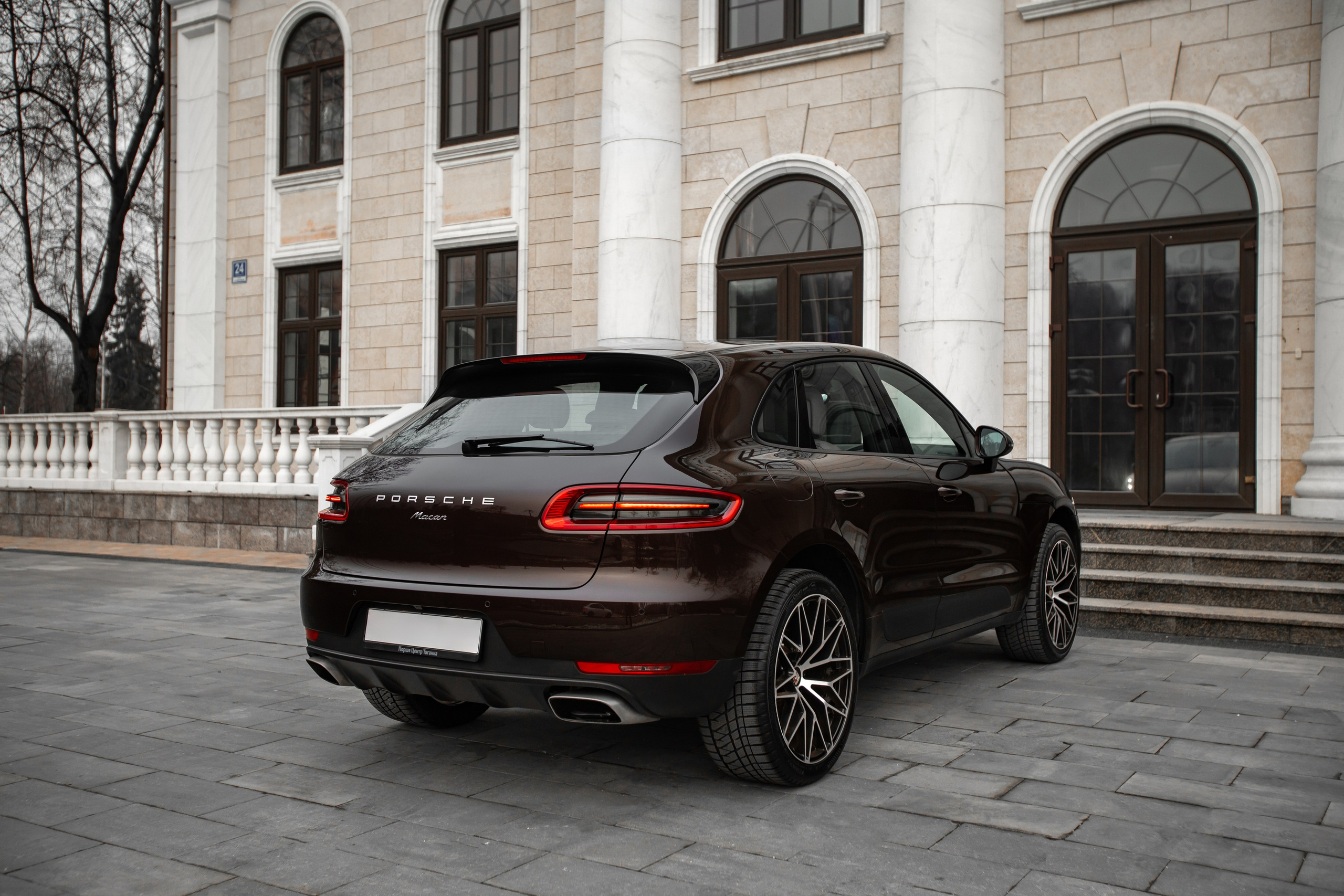 Porsche Macan. Автомобильный фотограф в Москве Андрей Емельянов