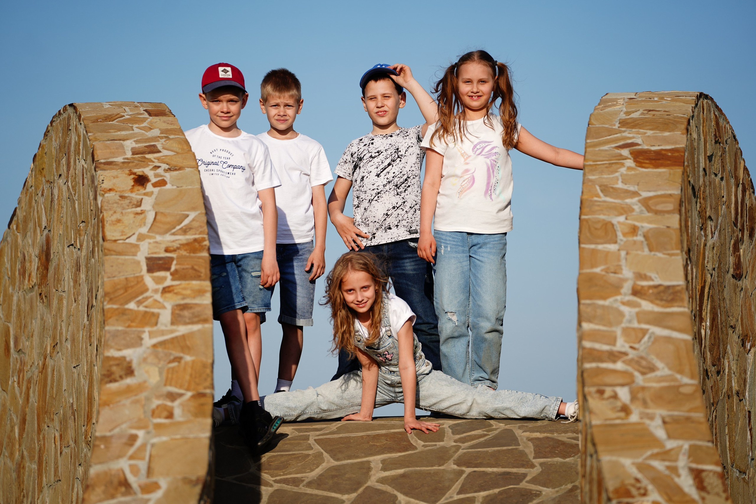 Фотосессия с классом 75 шк 2023. MEMENTO.Выпускные альбомы, школьные, юбилейные и другие книги. Ростов-на-Дону