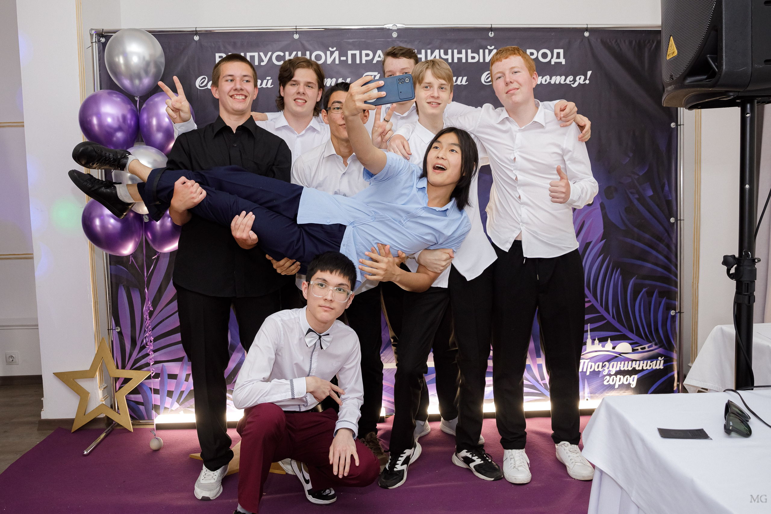 21.06.2024 Выпускной Банкетный зал 9Б. Маша Гонтарь Семейный домашний репортажный фотограф в Санкт-Петербурге