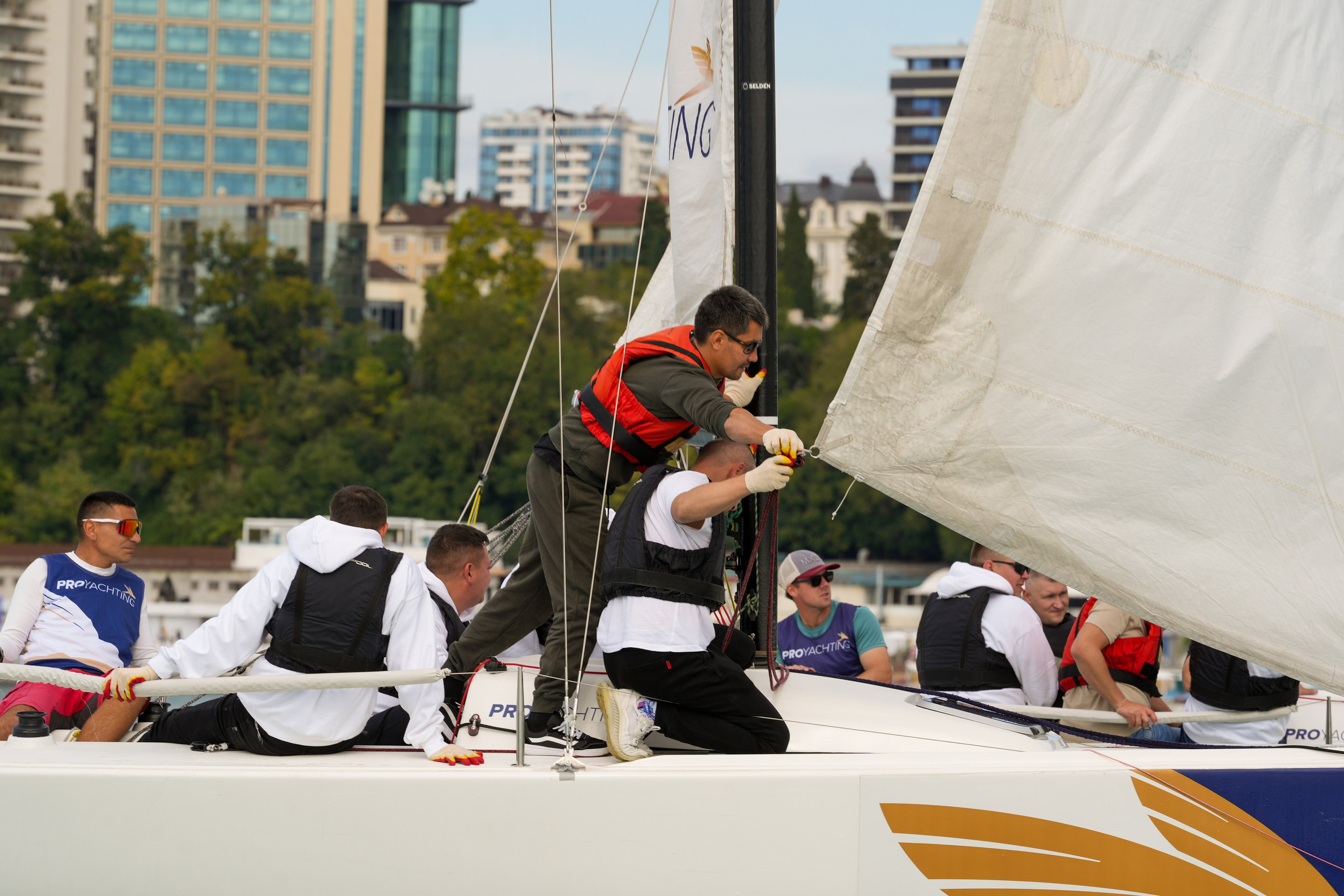 Яхтенная регата для компании Агрегатка. Репортажный фотограф в Красной Поляне и Сочи Павлюченко Екатерина