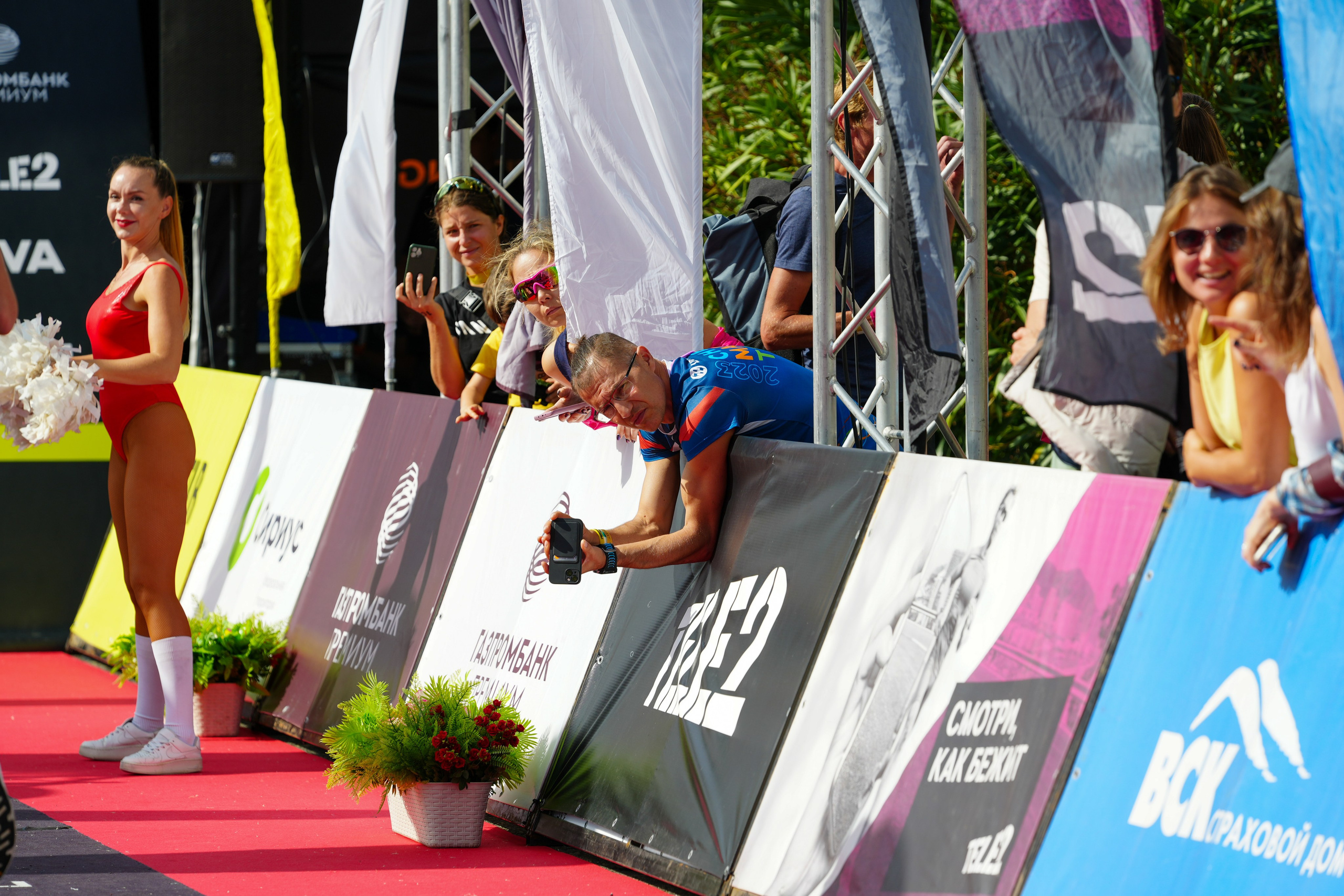 Фотоотчет партнерской интеграции для компании TELE2 на фестивале Ironstar. Репортажный фотограф в Красной Поляне и Сочи Павлюченко Екатерина