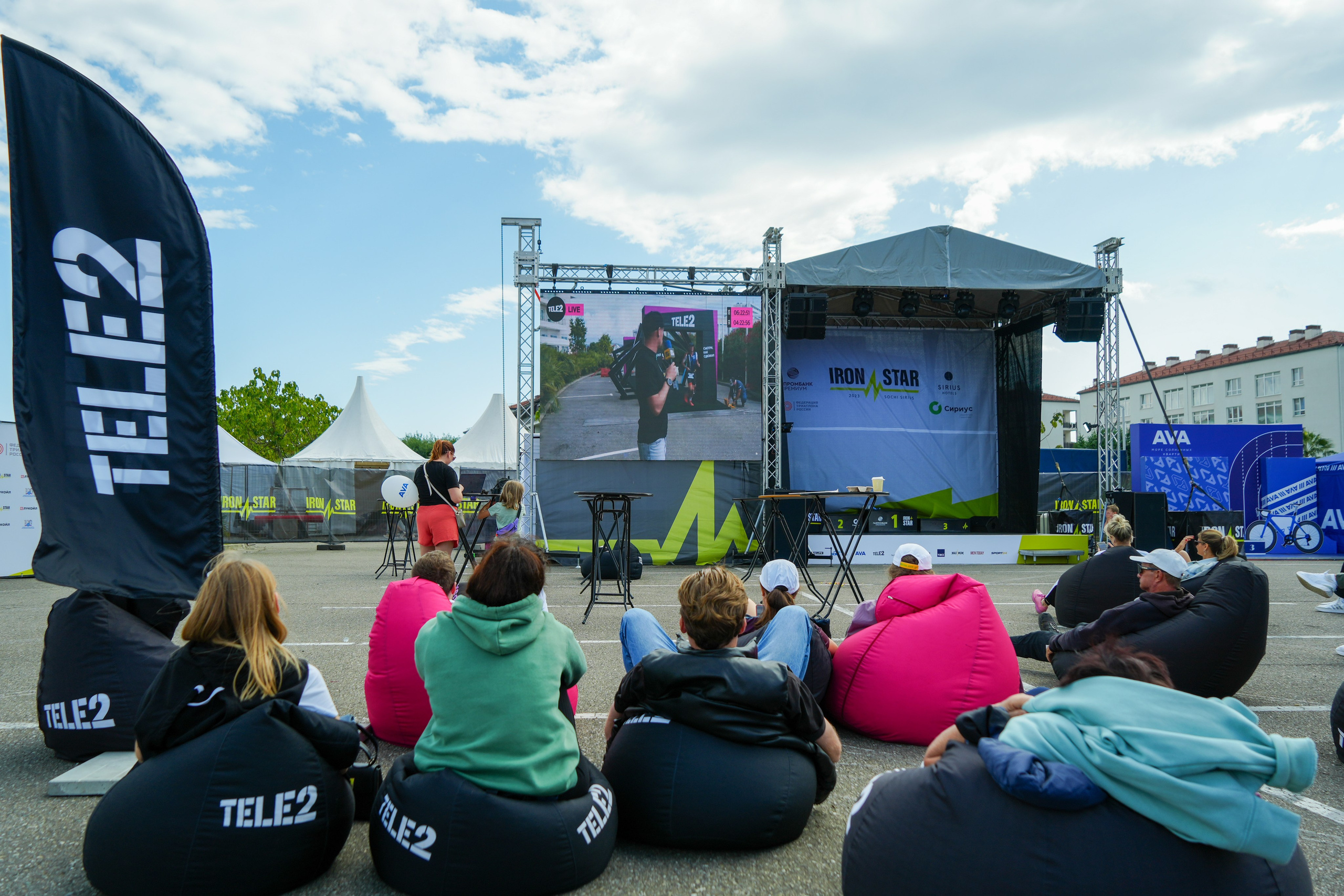 Фотоотчет партнерской интеграции для компании TELE2 на фестивале Ironstar. Репортажный фотограф в Красной Поляне и Сочи Павлюченко Екатерина