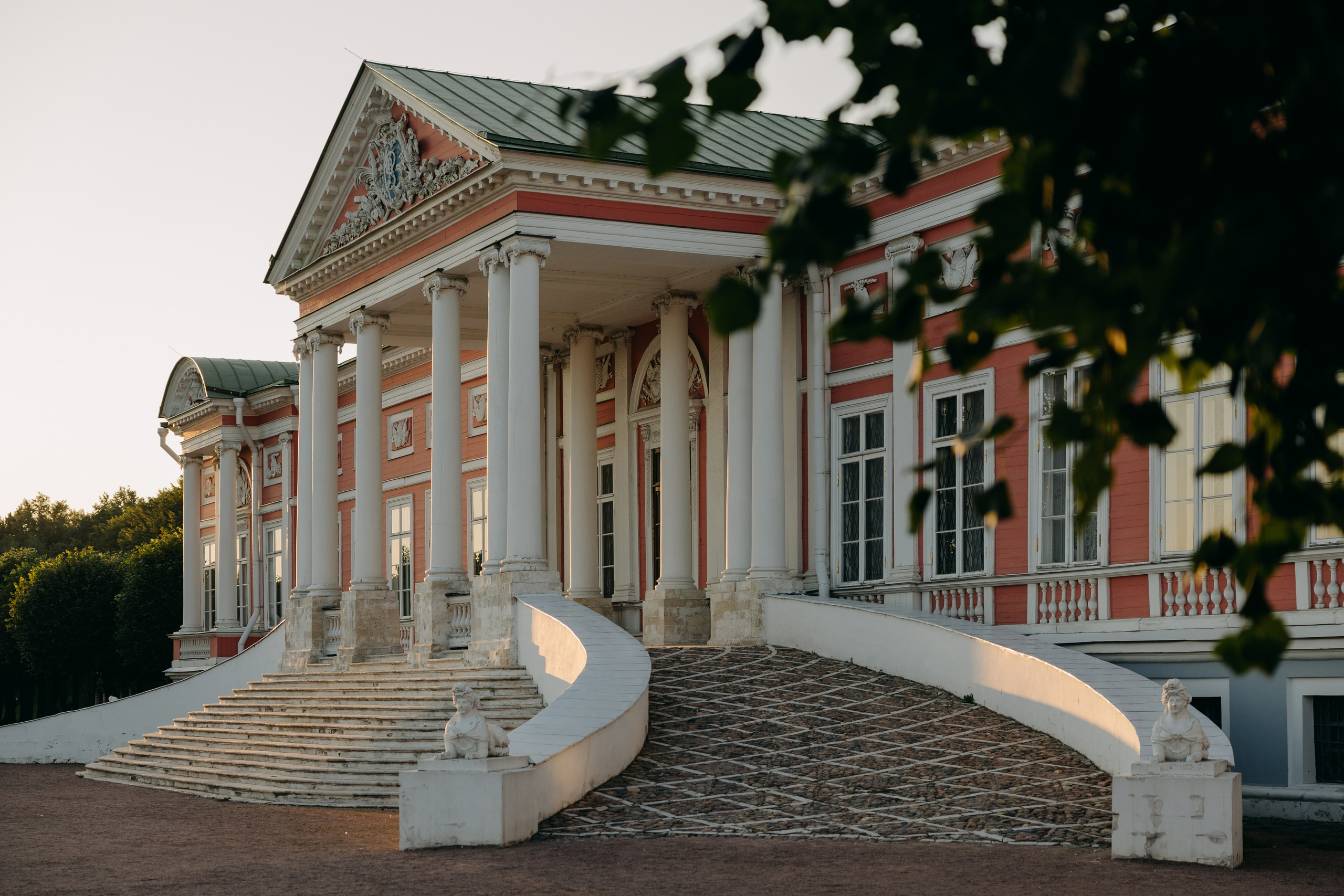 Анна и Никита | от. Twelve + Кусково + банкет. Свадебный фотограф Москва Анастасия Храмова