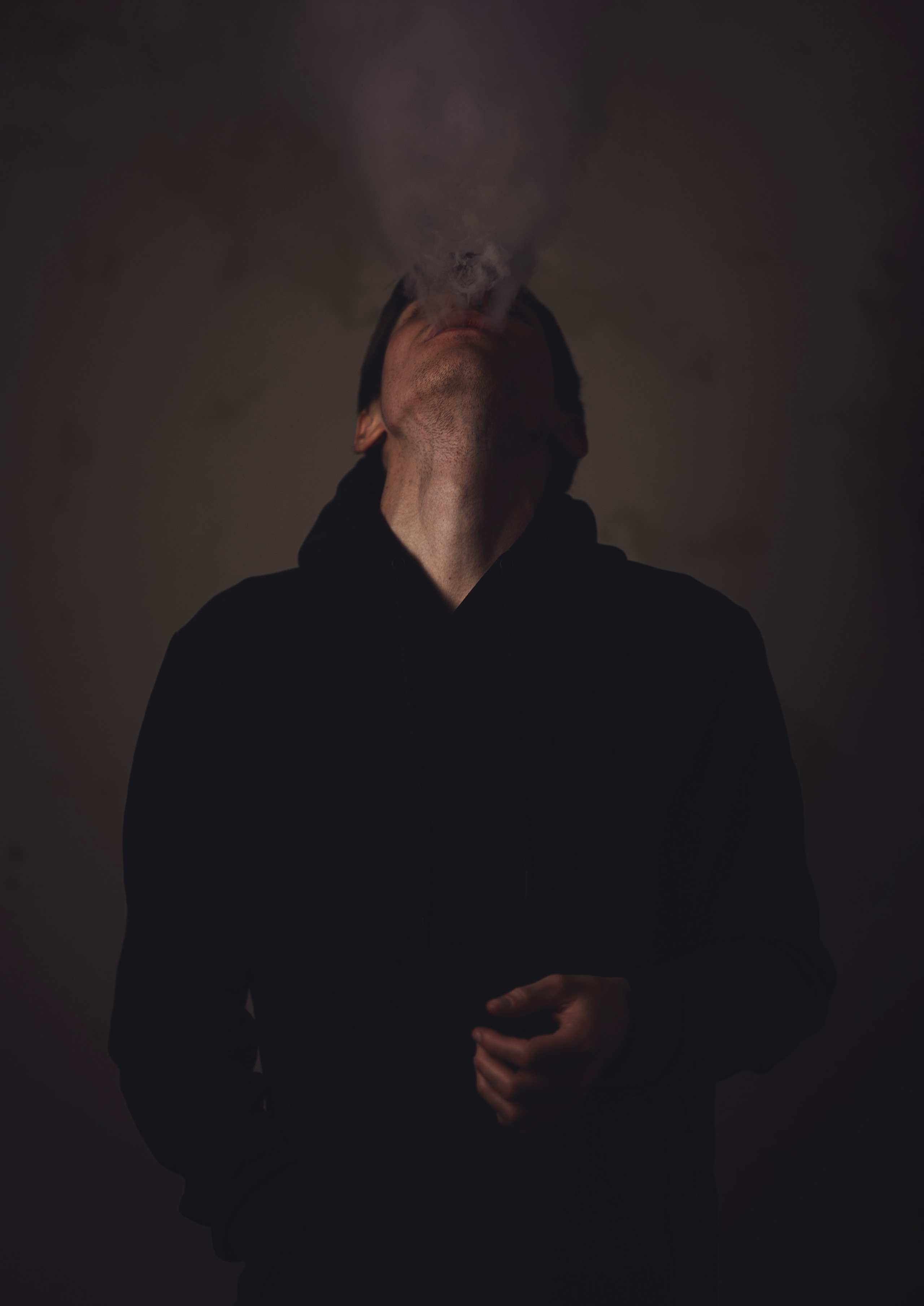 Минималистичный мужской портрет. Фотограф Елизавета Жуйкова | Фотосессии в Волгодонске: портретные, лав стори, семейные