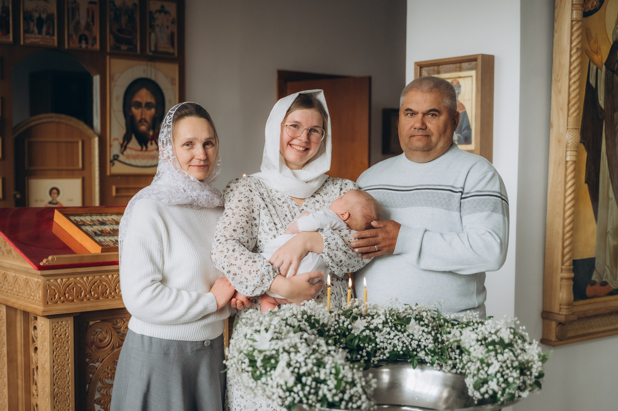 Крещение Ромы (Приход храма святой Равноапостольной княгини Ольги). Семейный фотограф в Минске Дарья Дреко