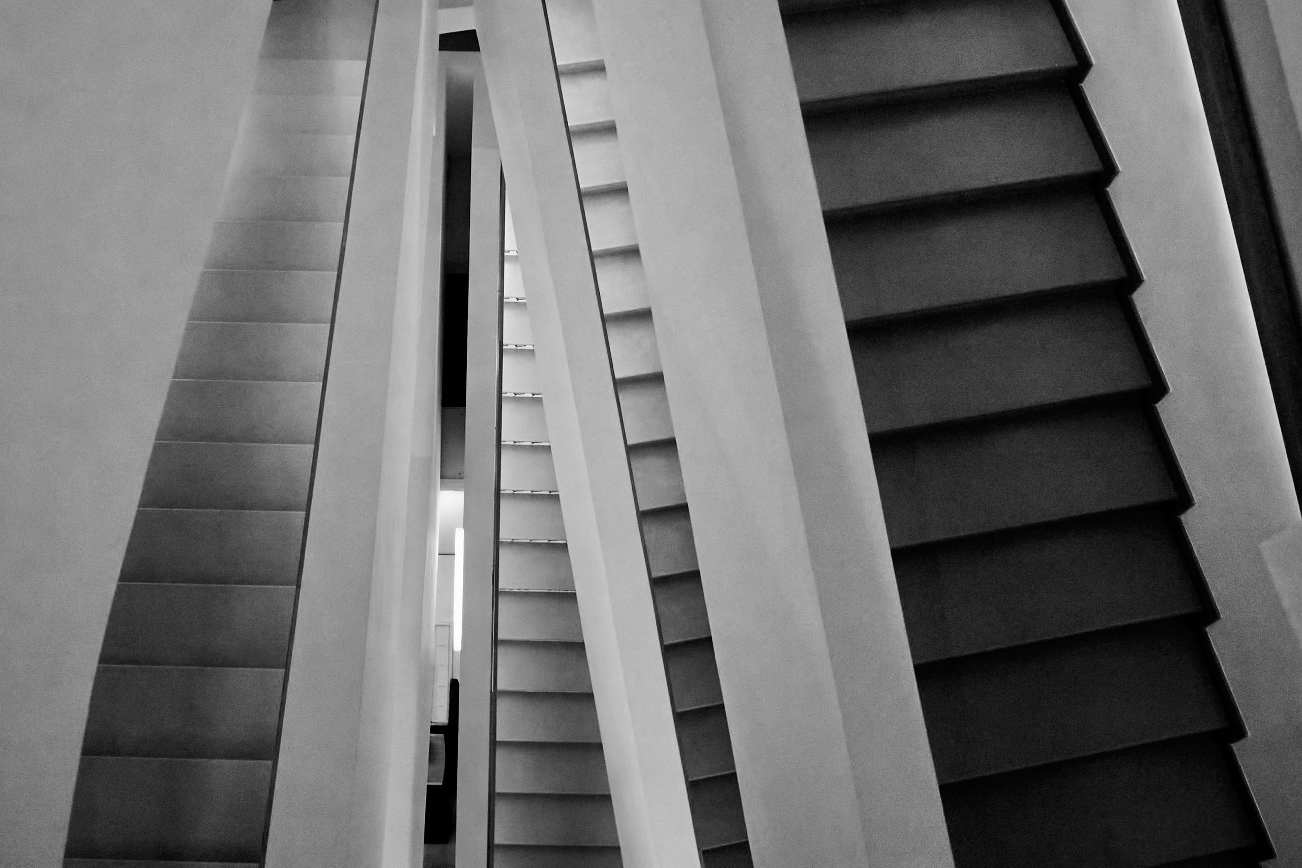 Москва, лестницы в галерее МАММ