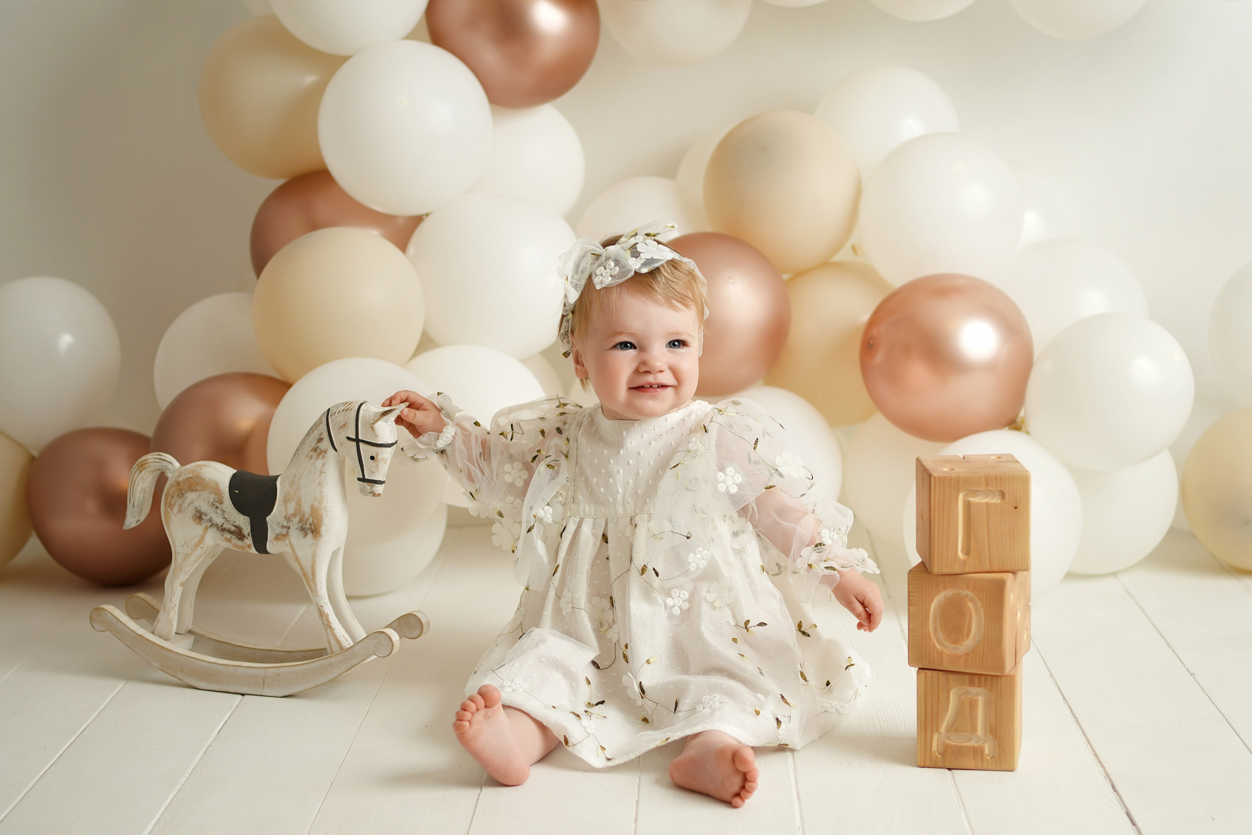 Детского фотографа для празднования Первого годика мне порекомендовала подруга.