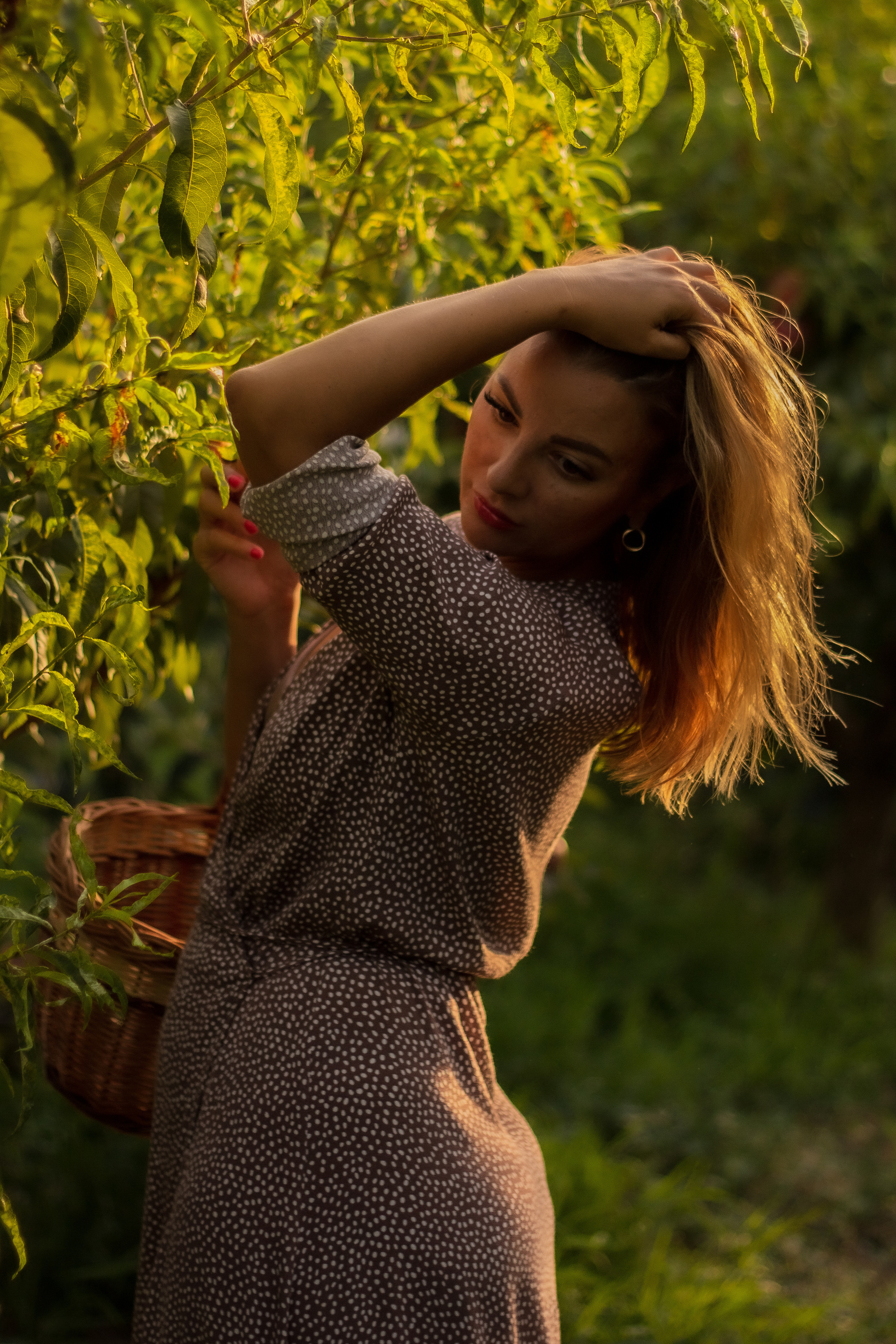 В персиковом саду…. Женский портрет и немного больше в Санкт-Петербурге