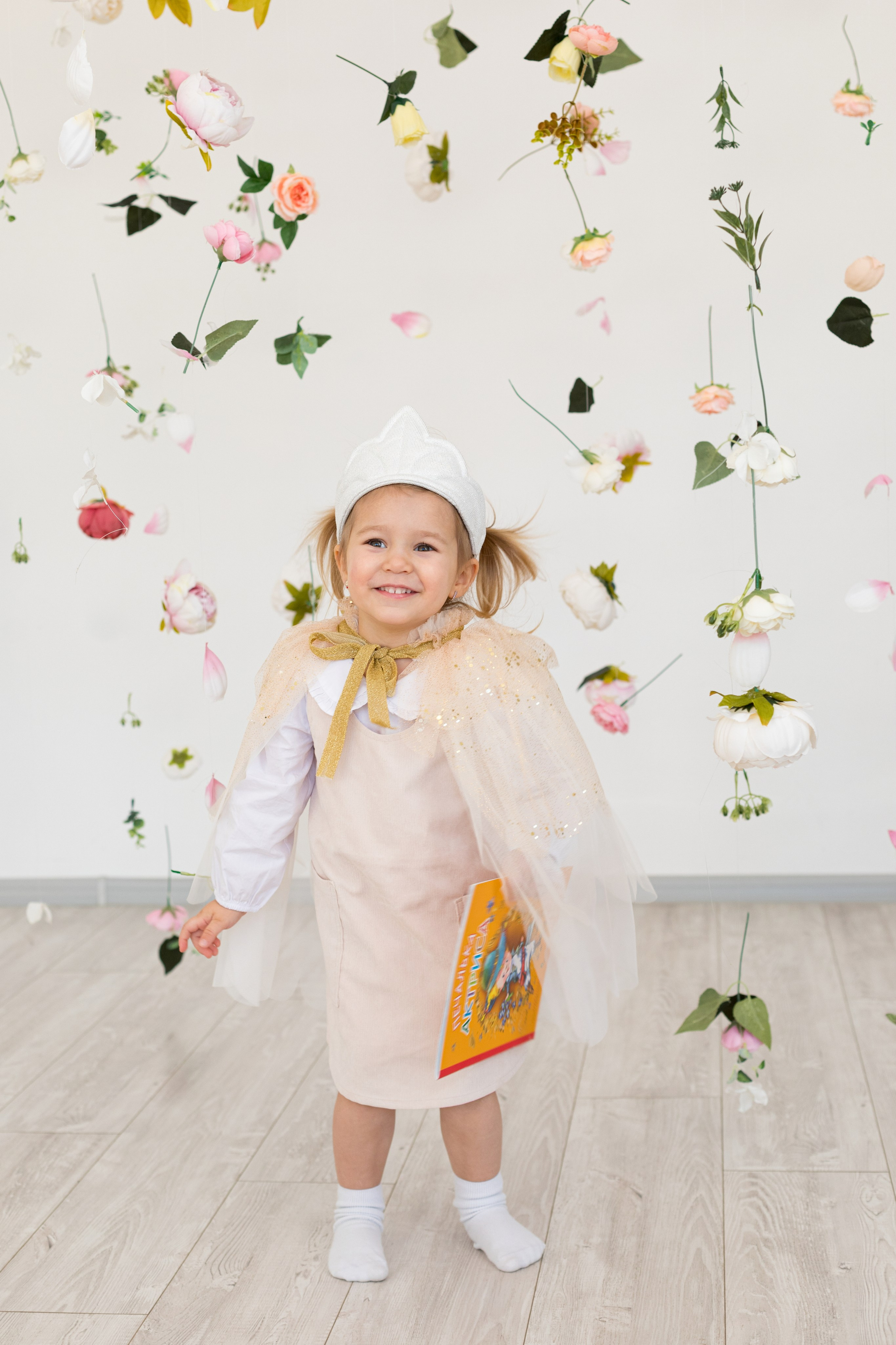 Фотосессия с детскими книгами. Детский и контент фотограф Надя Волкова Санкт-Петербург