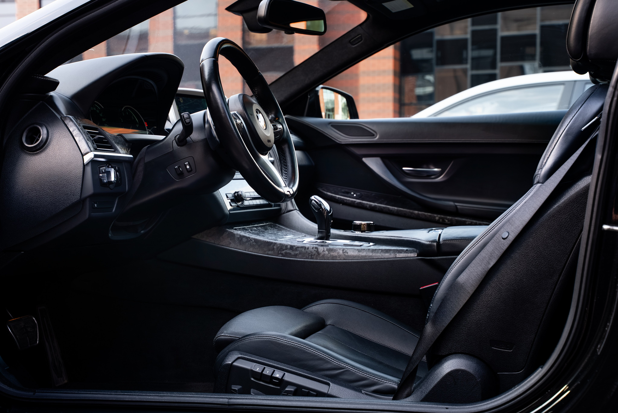 Авто на продажу BMW 6M series coupe. KUSTOV PRODUCTION — профессиональная фотосъёмка в Москве