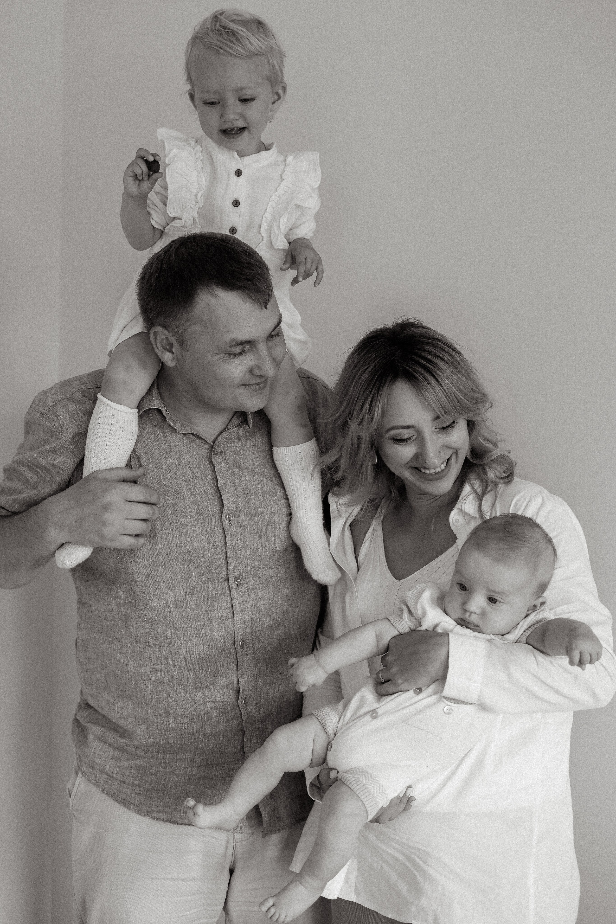 Семейная история в студии. Свадебный и семейный фотограф Афанасьева Анна в Кисловодске