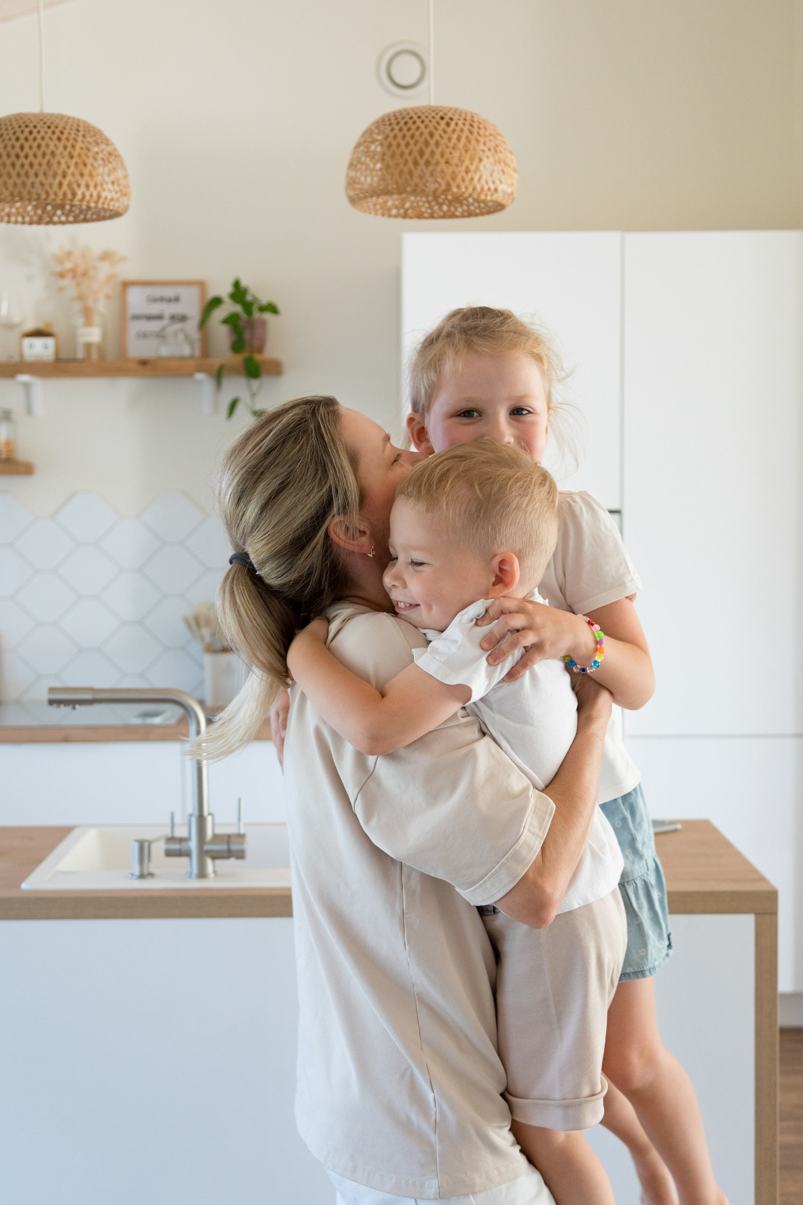 Семейная фотосессия дома. Детский и контент фотограф Надя Волкова Санкт-Петербург