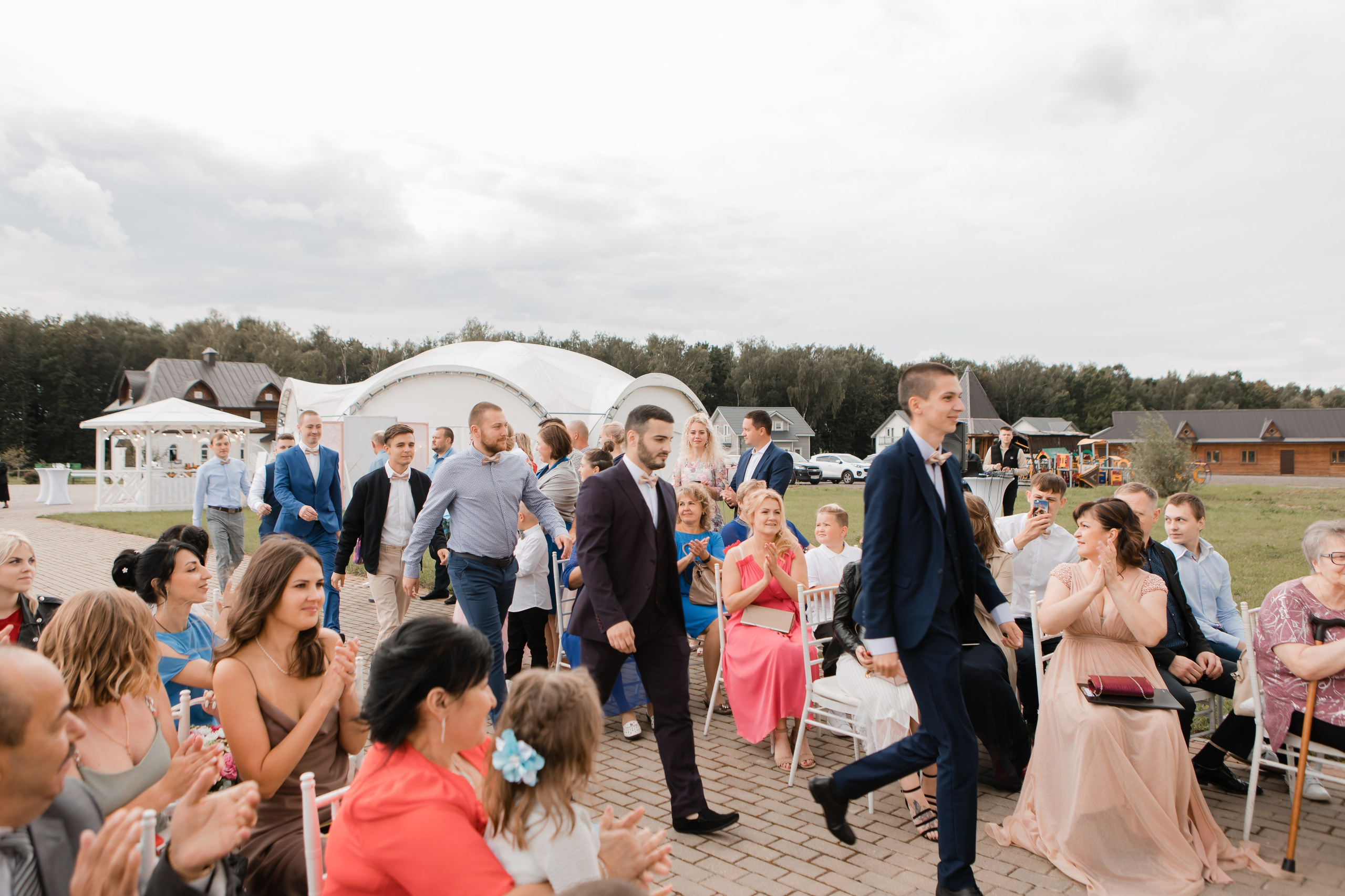 Свадебная фотосессия Сергея и Татьяны. Наша свадебная сказка. Видеосъемка и фотосъемка свадеб. Фотограф и оператор на свадьбу. Видеосъемка подкастов, собственная видео-фотостудии. Предметная фотосъемка