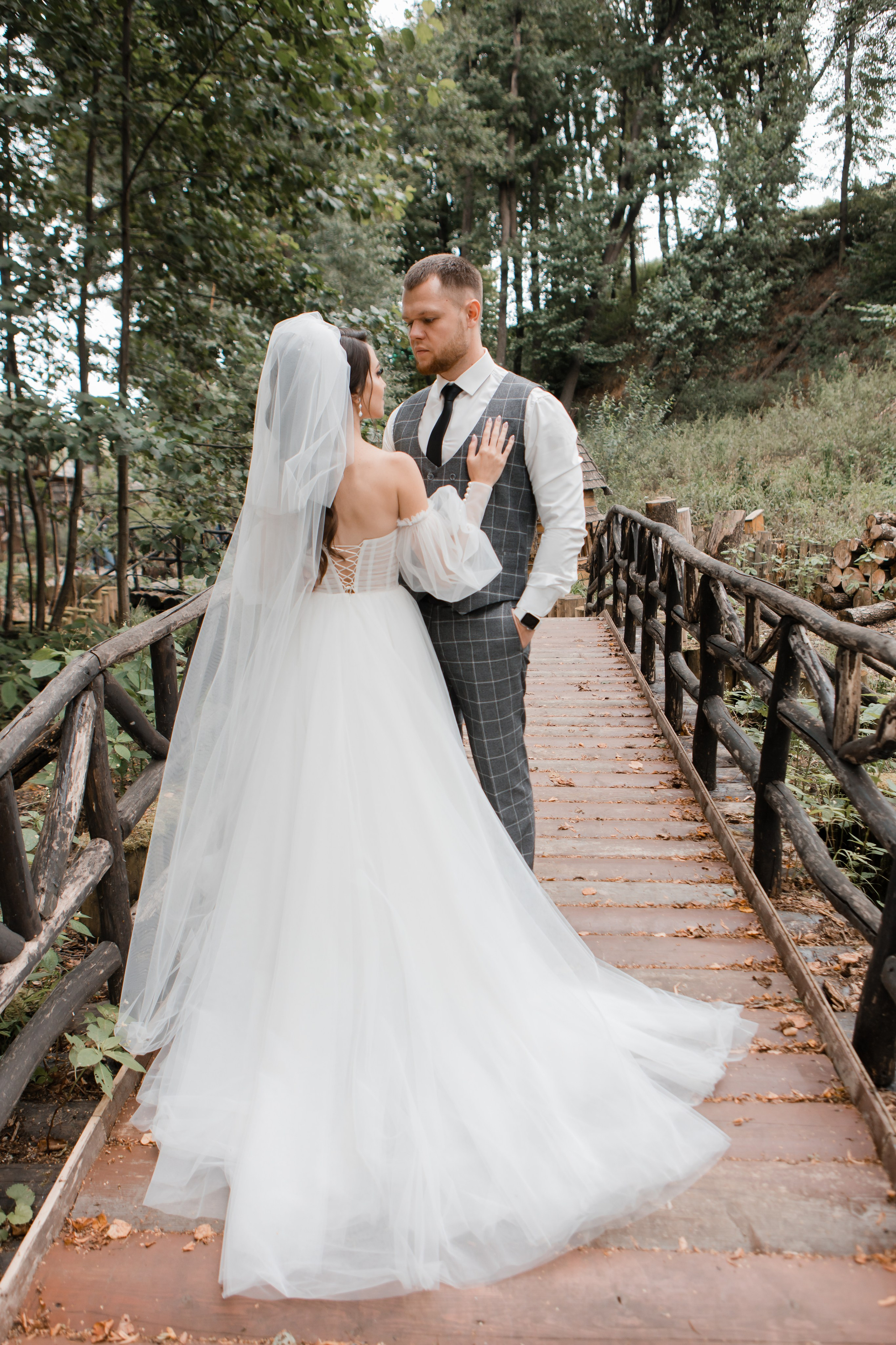 Свадебная фотосессия Сергея и Татьяны. Наша свадебная сказка. Видеосъемка и фотосъемка свадеб. Фотограф и оператор на свадьбу. Видеосъемка подкастов, собственная видео-фотостудии. Предметная фотосъемка