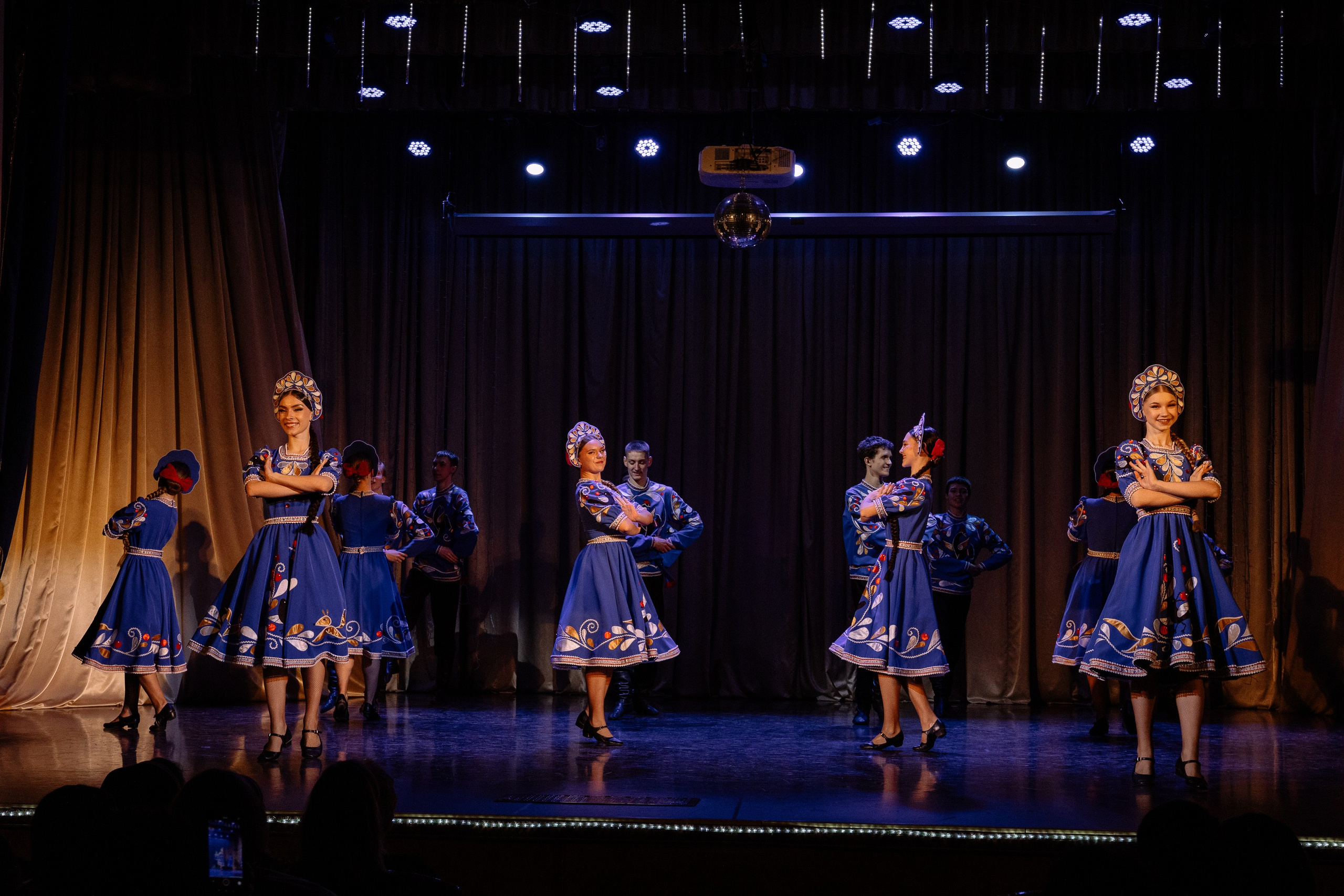 Сибирские узоры ДК Ефремова. Фотограф Юлия Мальцева