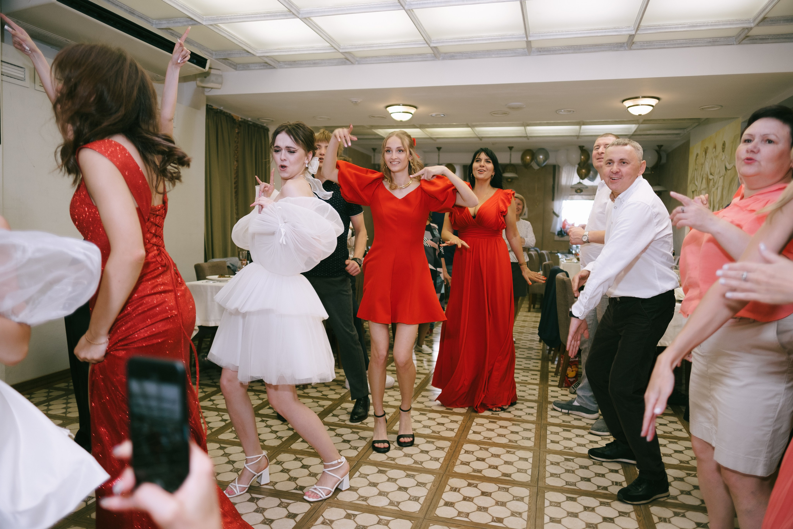 Выпускной школа 33. Свадебный и репортажной фотограф Денис Ожигин в Краснодаре и Краснодарском крае