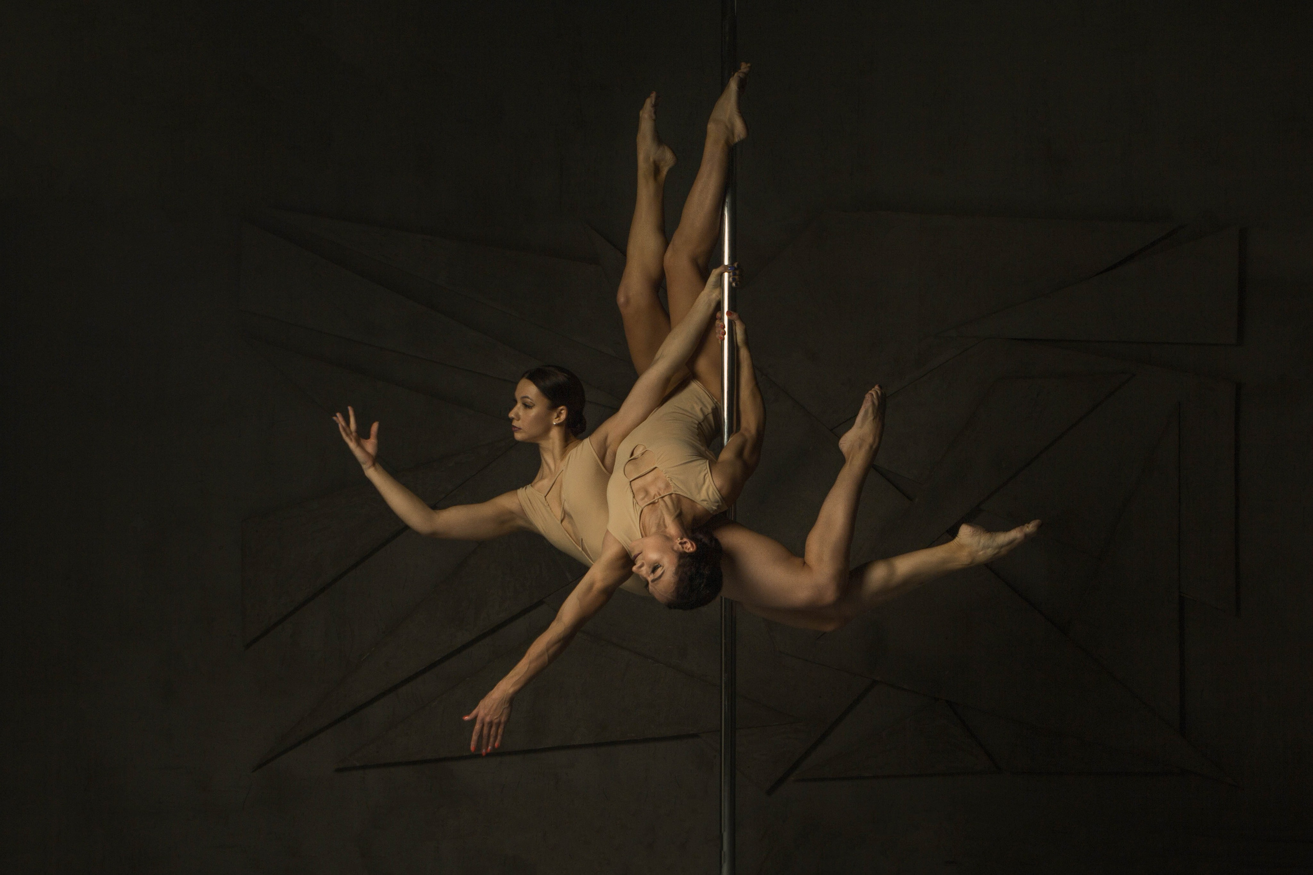 Pole dance (Минимализм). Фотограф Диана Лысанова