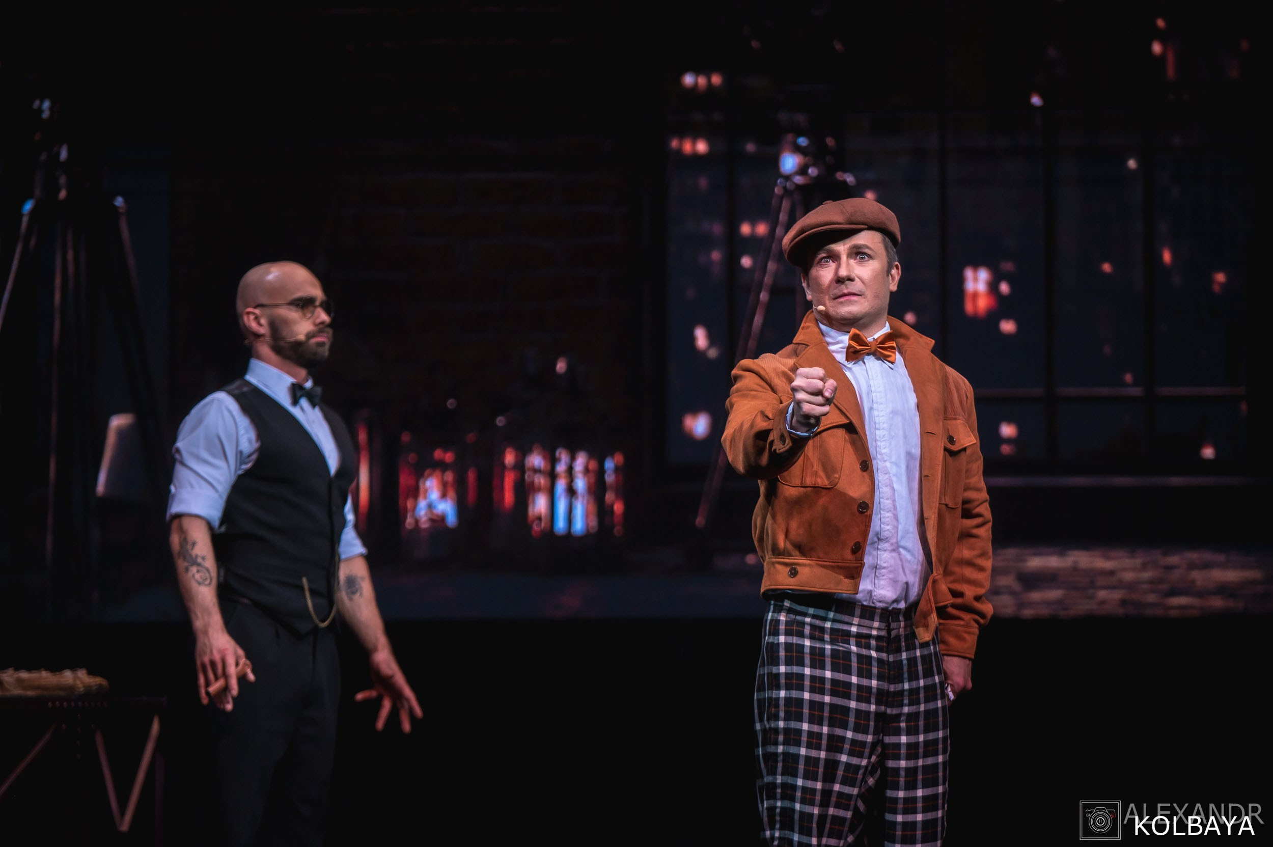 Фотографии со спектакля «Привет, я тетя Чарли». Концертный и театральный репортажный фотограф в Москве Александр Колбая