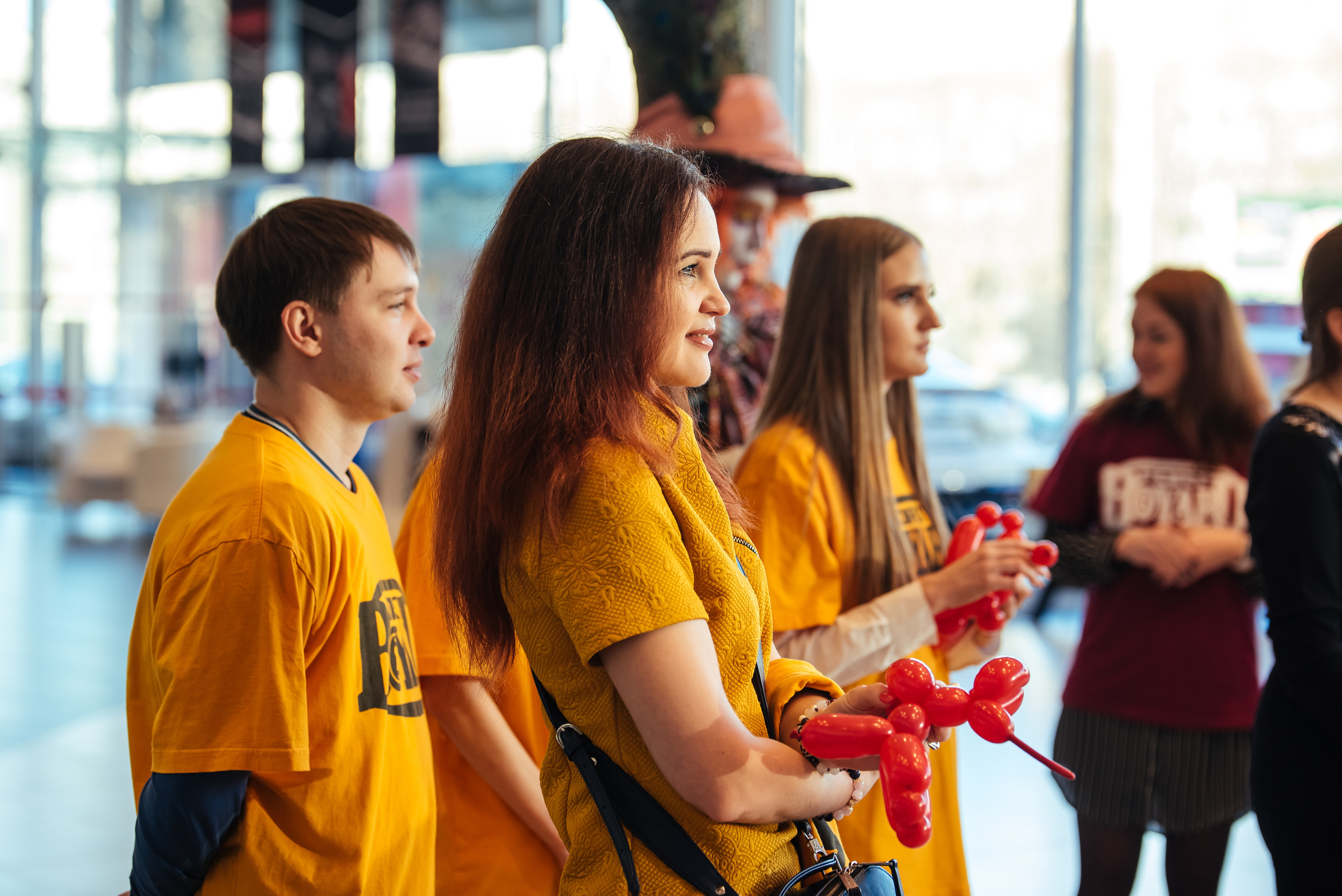 Фотосъемка репортажа с празднования 8 марта в KIA-центре, Челябинск. Свадебный и просто хороший фотограф в Челябинске