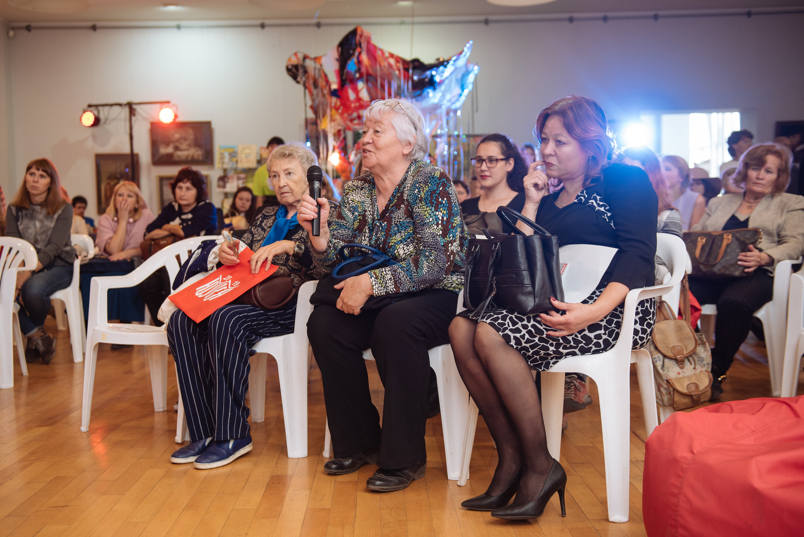 Южноуральская книжная выставка-ярмарка в Союзе Художников, Челябинск. Свадебный и просто хороший фотограф в Челябинске