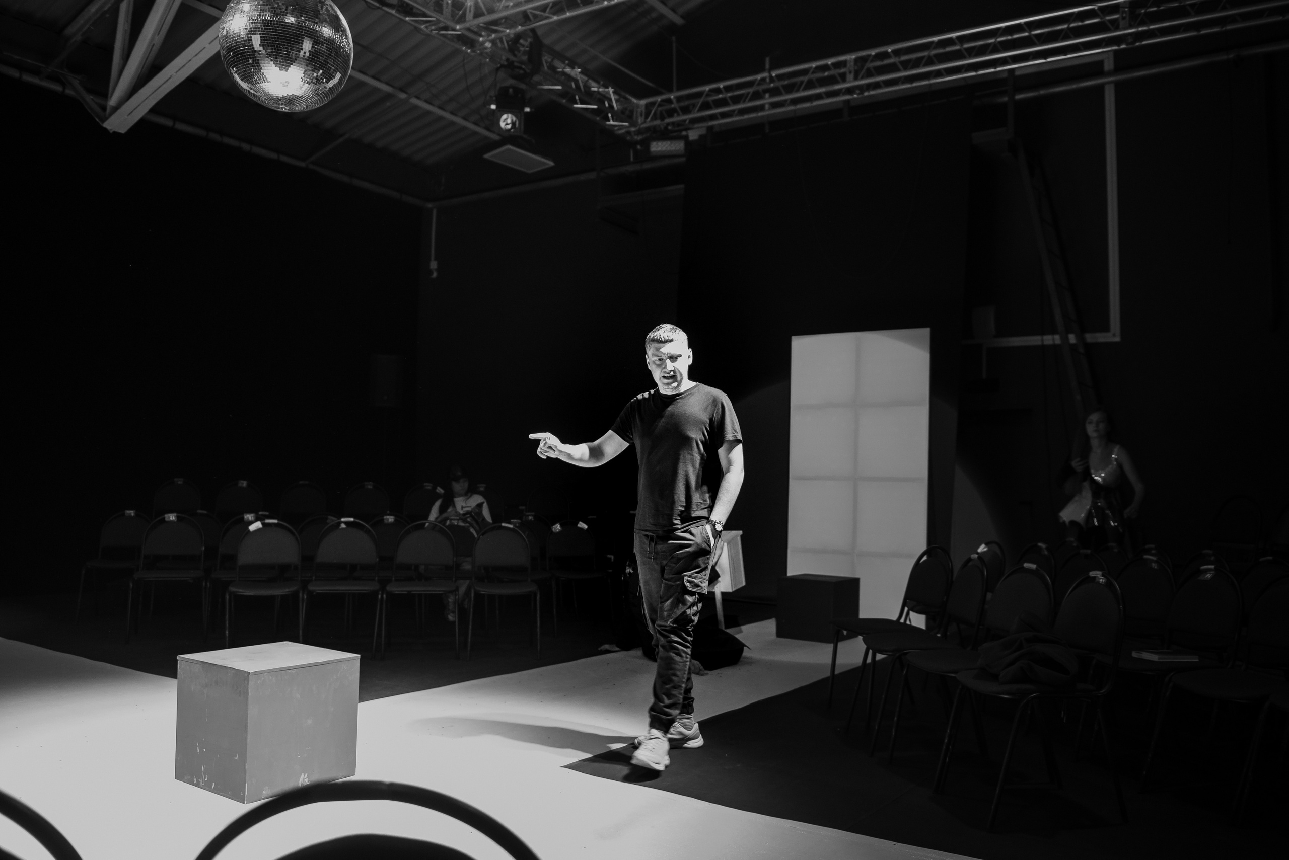 Спектакль «Я танцую как дебил». Wedding and family photographer USA