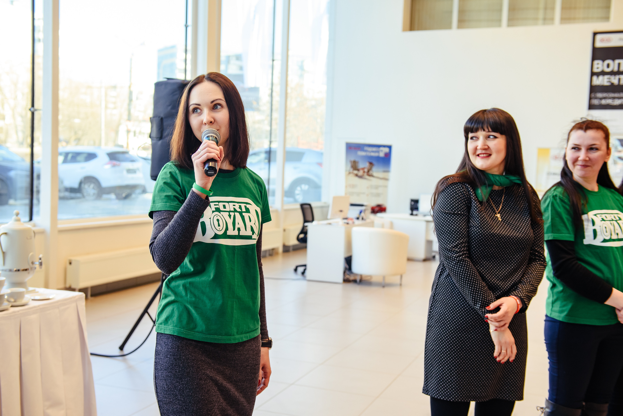 Фотосъемка репортажа с празднования 8 марта в KIA-центре, Челябинск. Свадебный и просто хороший фотограф в Челябинске