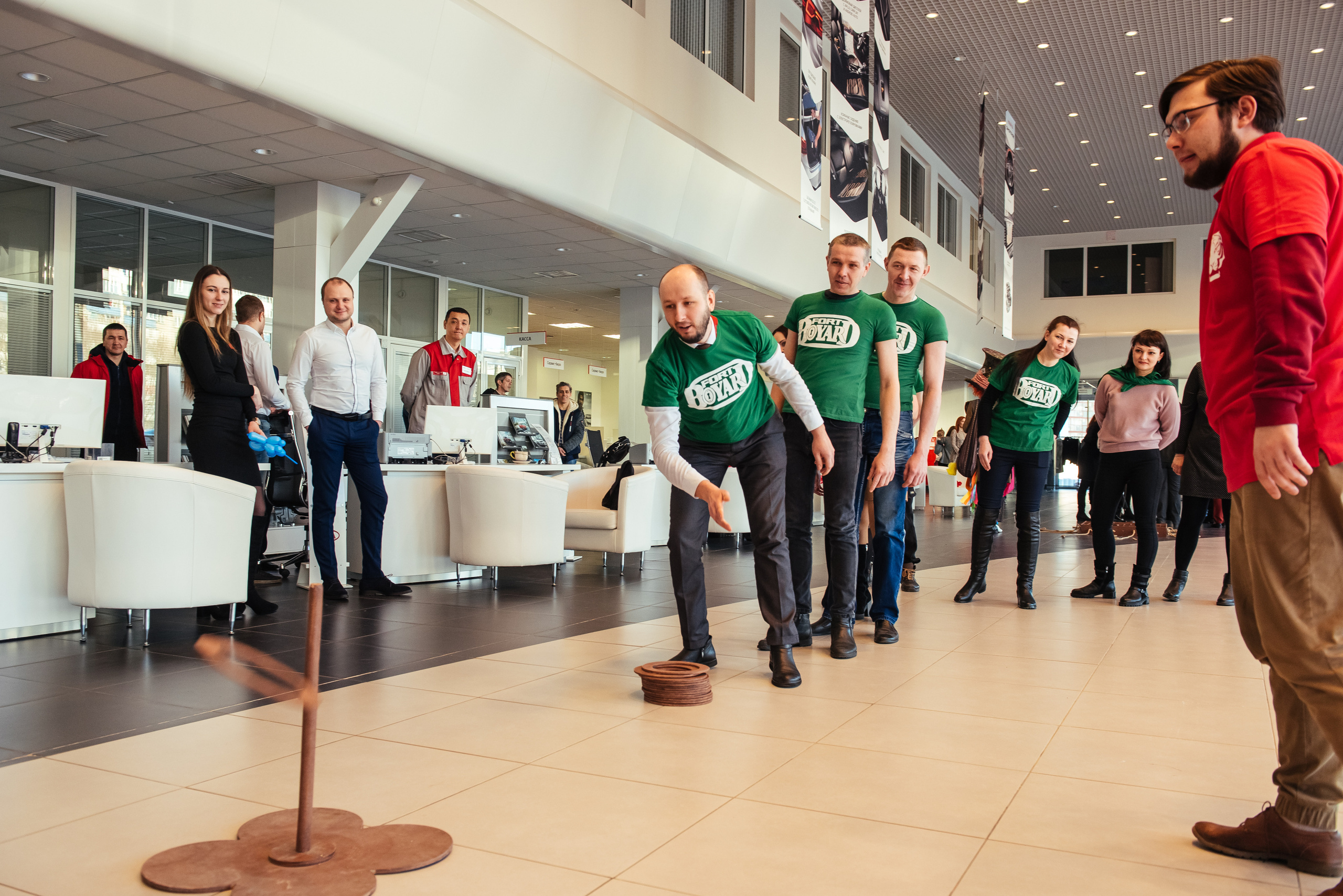 Фотосъемка репортажа с празднования 8 марта в KIA-центре, Челябинск. Свадебный и просто хороший фотограф в Челябинске