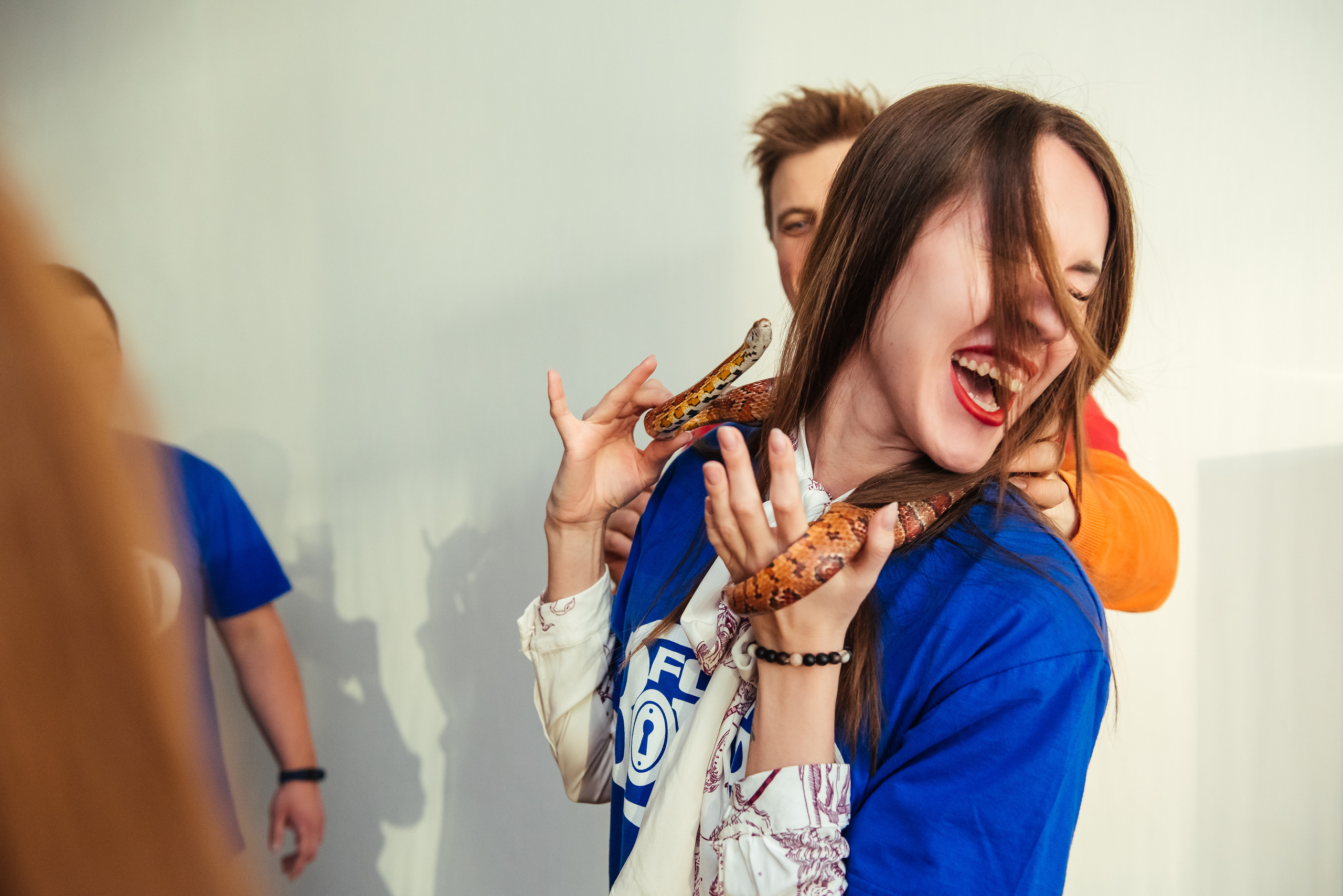 Фотосъемка репортажа с празднования 8 марта в KIA-центре, Челябинск. Свадебный и просто хороший фотограф в Челябинске