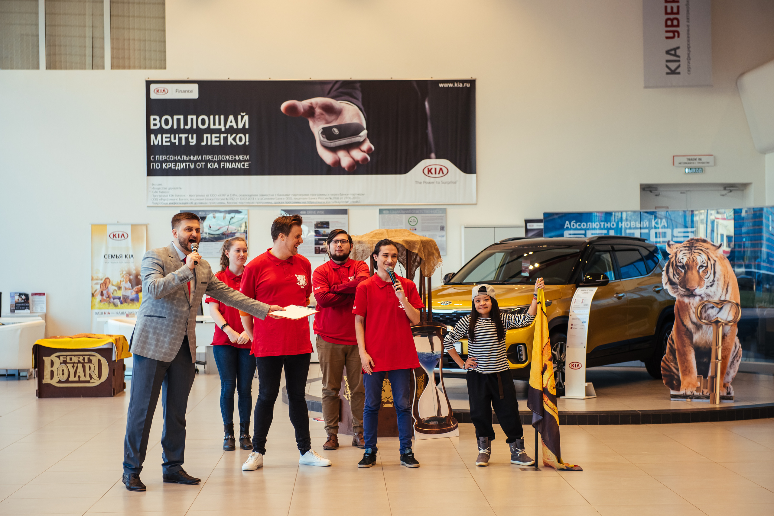 Фотосъемка репортажа с празднования 8 марта в KIA-центре, Челябинск. Свадебный и просто хороший фотограф в Челябинске