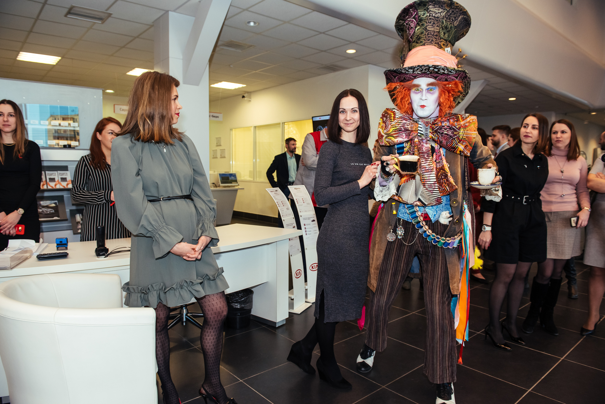 Фотосъемка репортажа с празднования 8 марта в KIA-центре, Челябинск. Свадебный и просто хороший фотограф в Челябинске