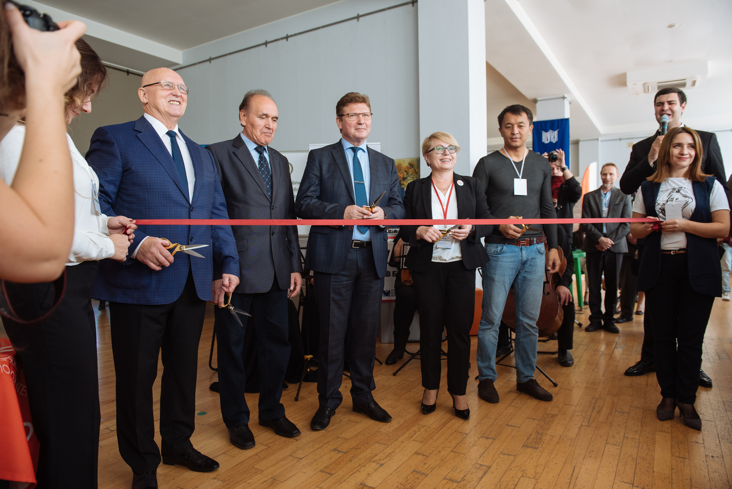 Южноуральская книжная выставка-ярмарка в Союзе Художников, Челябинск. Свадебный и просто хороший фотограф в Челябинске