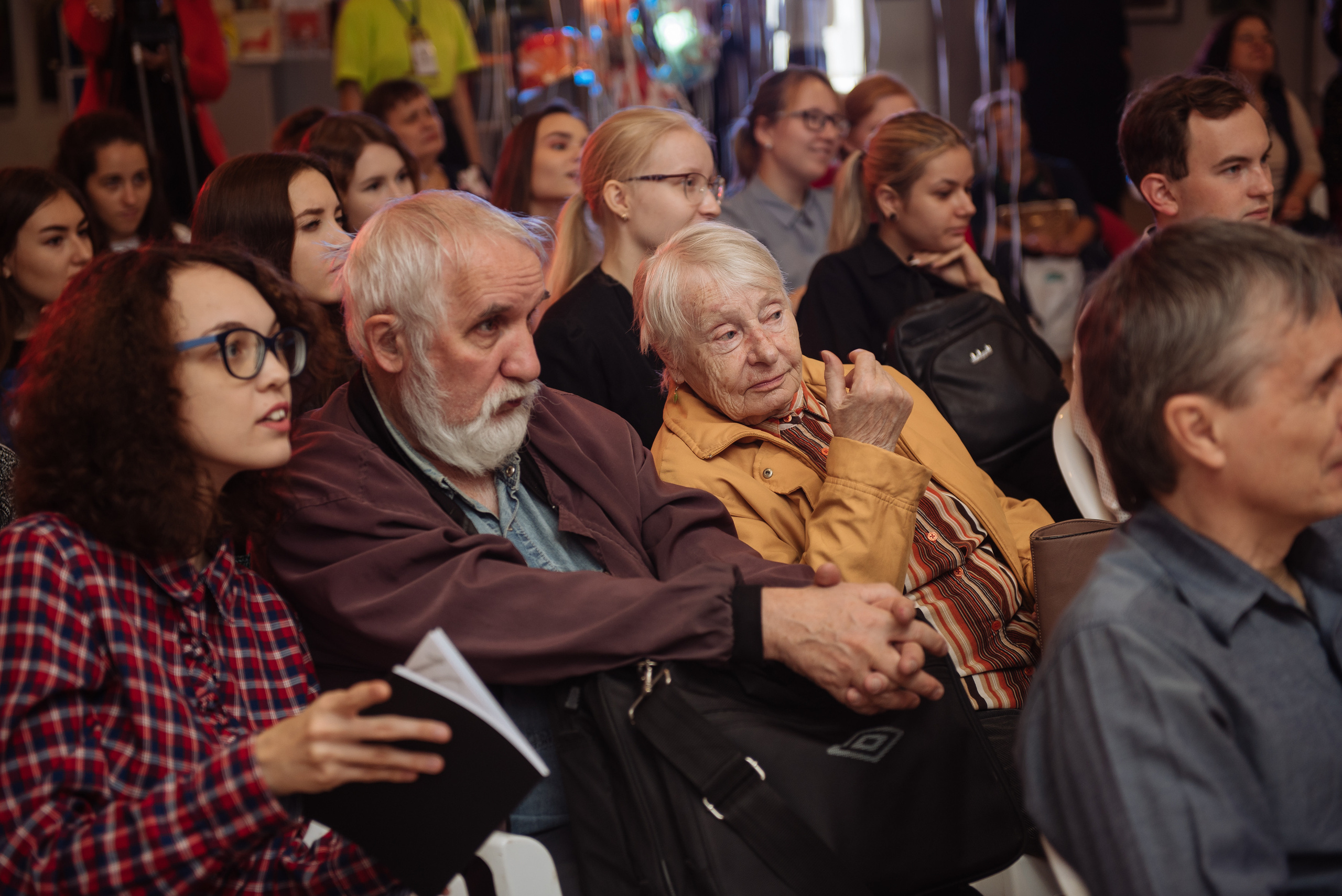 Южноуральская книжная выставка-ярмарка в Союзе Художников, Челябинск. Свадебный и просто хороший фотограф в Челябинске