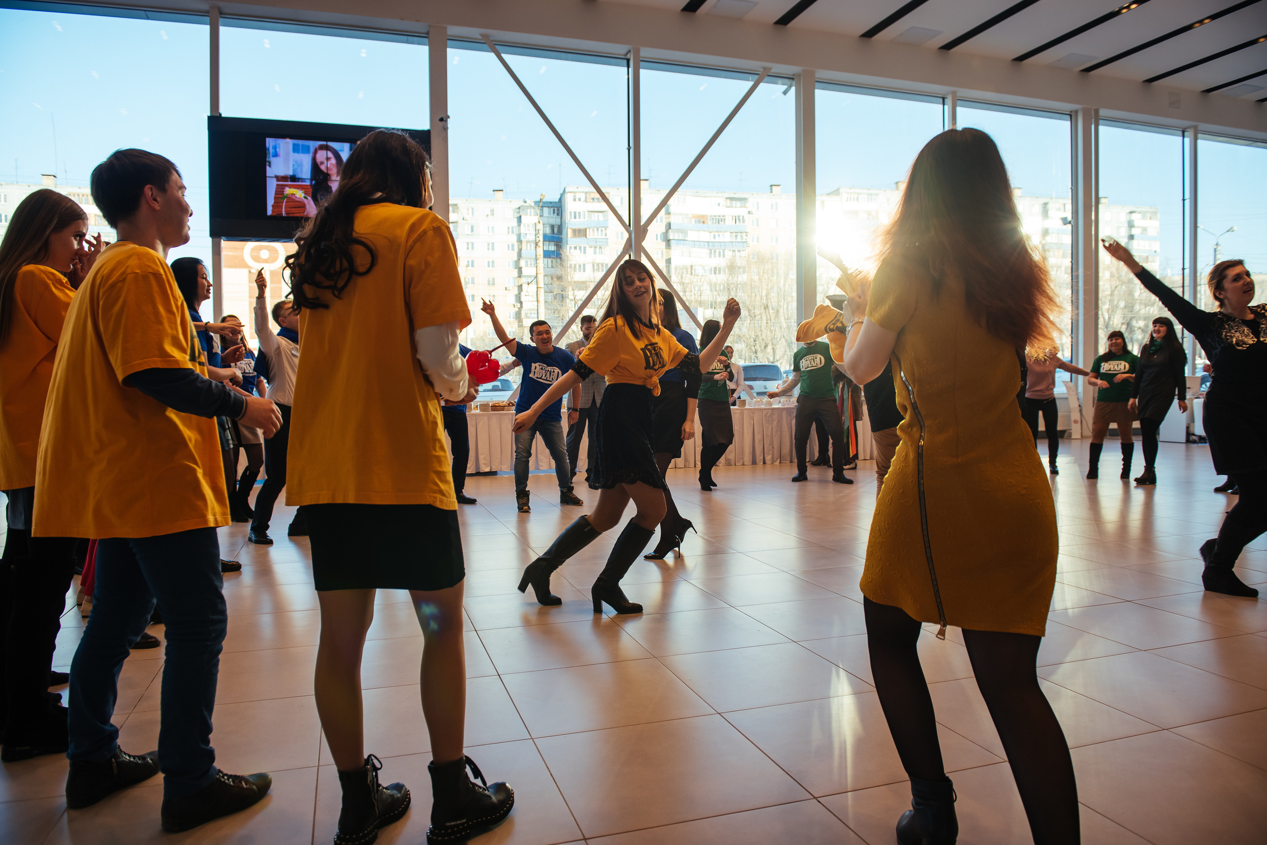 Фотосъемка репортажа с празднования 8 марта в KIA-центре, Челябинск. Свадебный и просто хороший фотограф в Челябинске