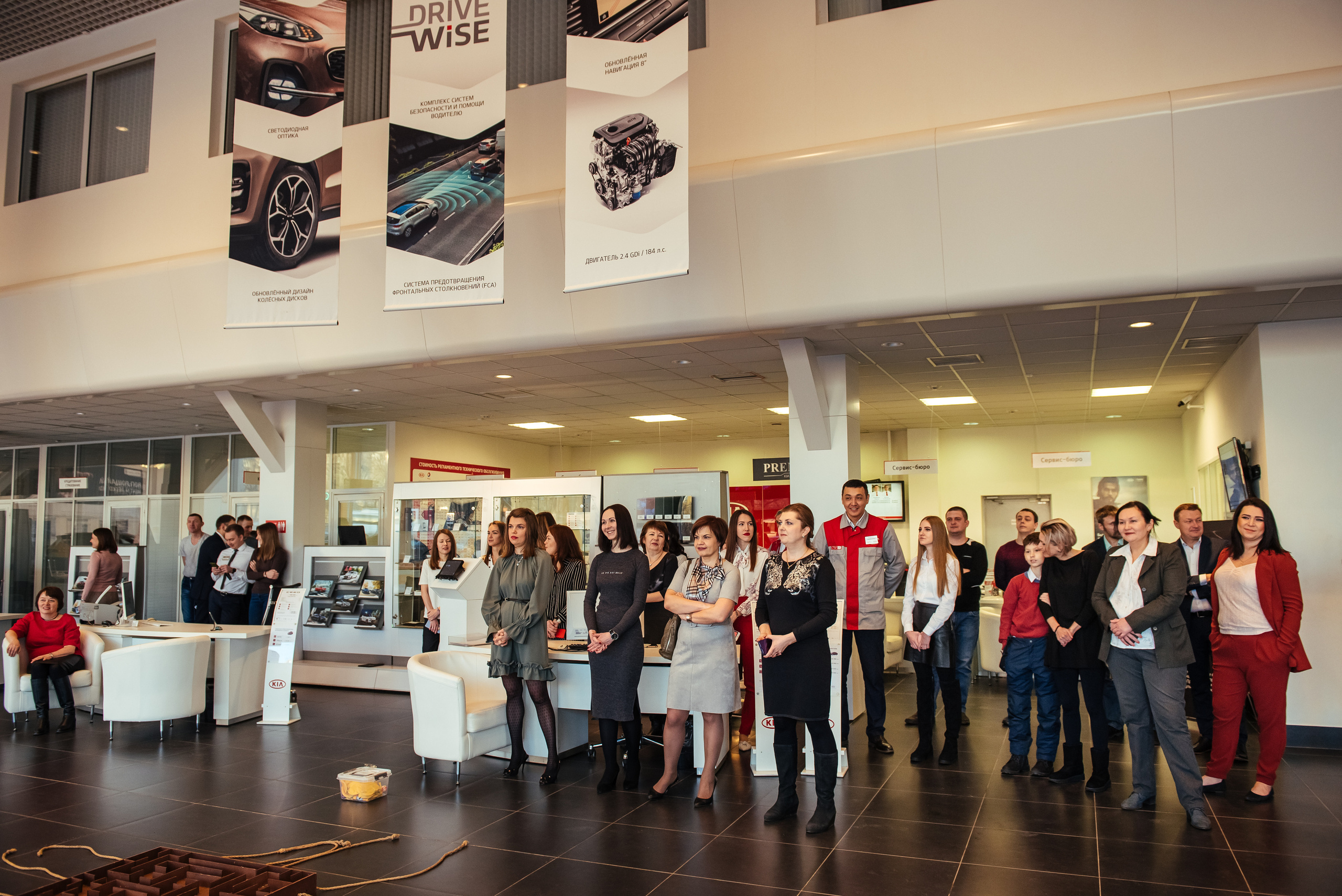 Фотосъемка репортажа с празднования 8 марта в KIA-центре, Челябинск. Свадебный и просто хороший фотограф в Челябинске