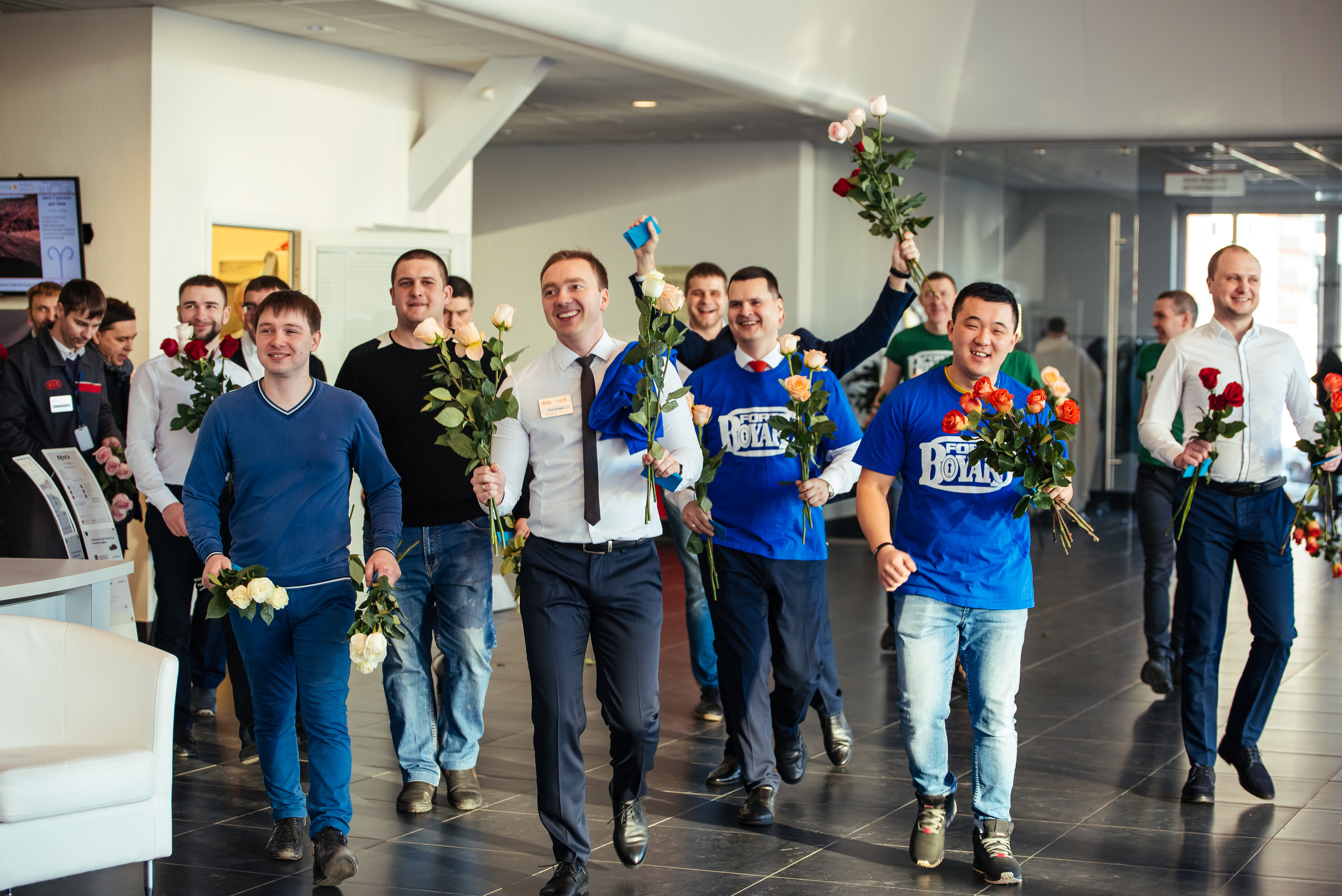 Фотосъемка репортажа с празднования 8 марта в KIA-центре, Челябинск. Свадебный и просто хороший фотограф в Челябинске