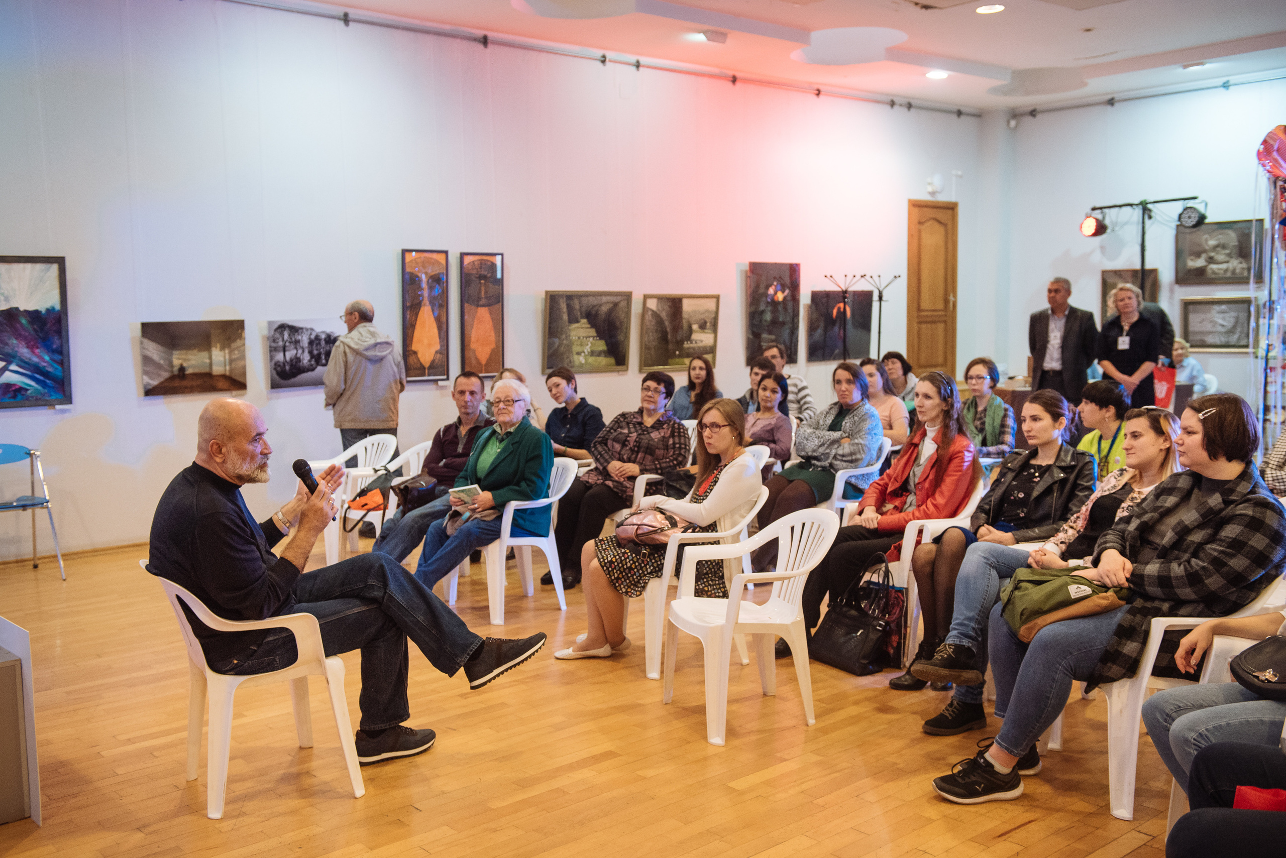 Южноуральская книжная выставка-ярмарка в Союзе Художников, Челябинск. Свадебный и просто хороший фотограф в Челябинске