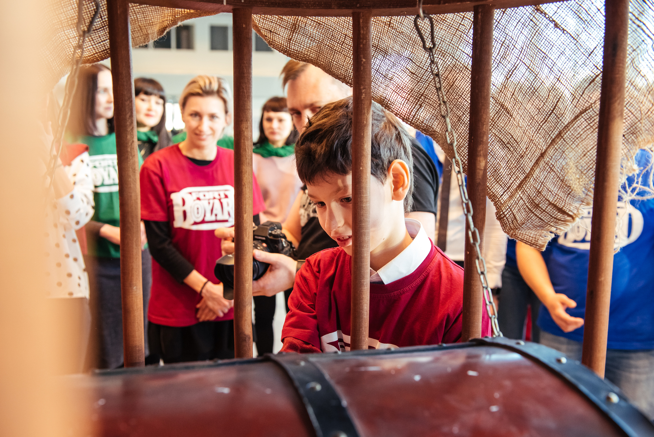 Фотосъемка репортажа с празднования 8 марта в KIA-центре, Челябинск. Свадебный и просто хороший фотограф в Челябинске